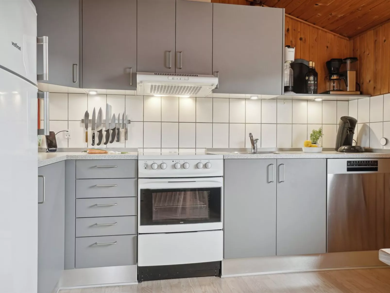 "Siri" - 400m from the sea-Dedans