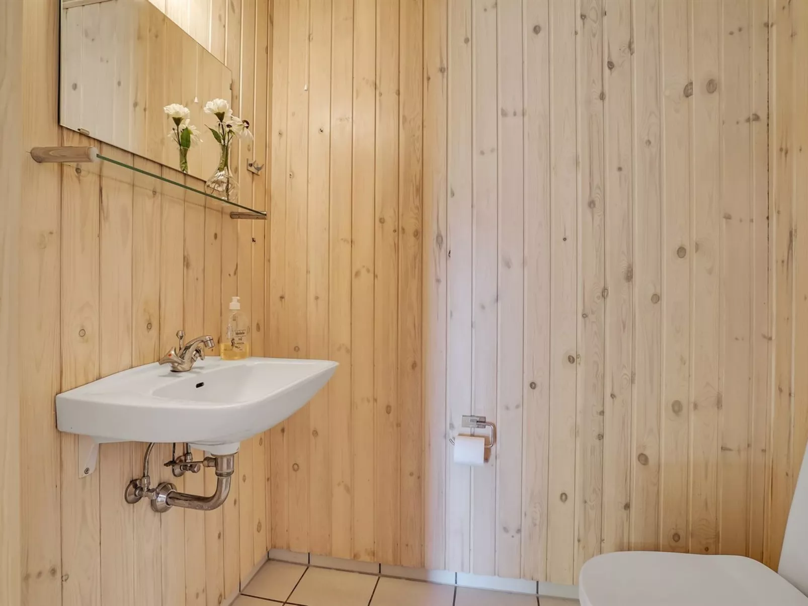 "Aashild" - 400m from the sea-Inside