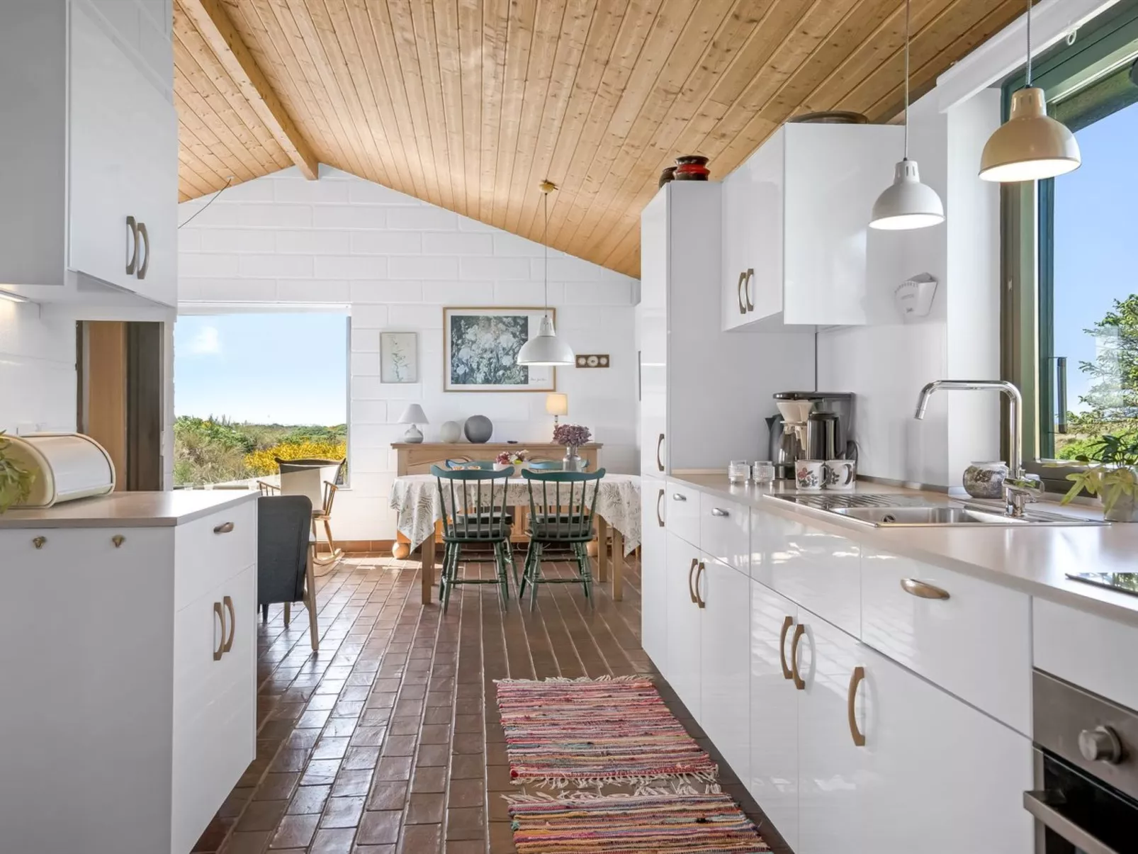 "Ehawee" - 350m from the sea-Dedans