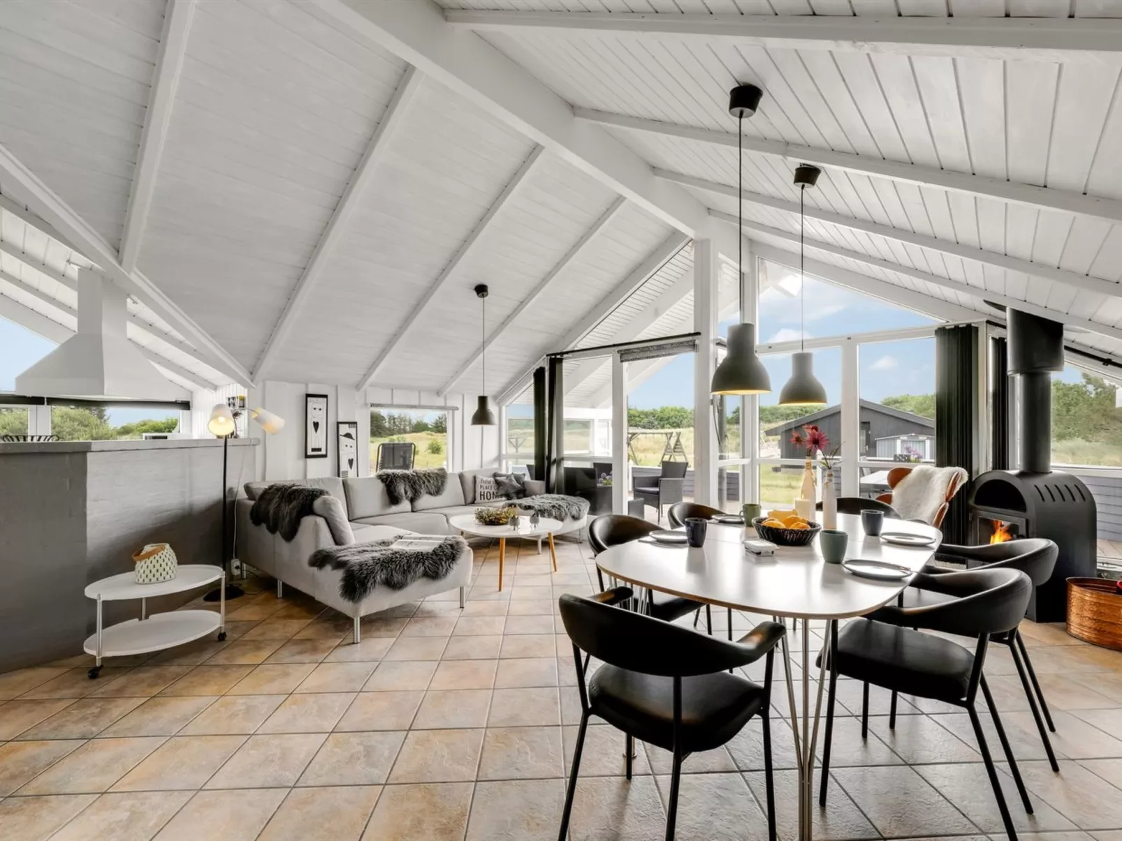 "Cyrill" - 250m to the fjord-Dedans