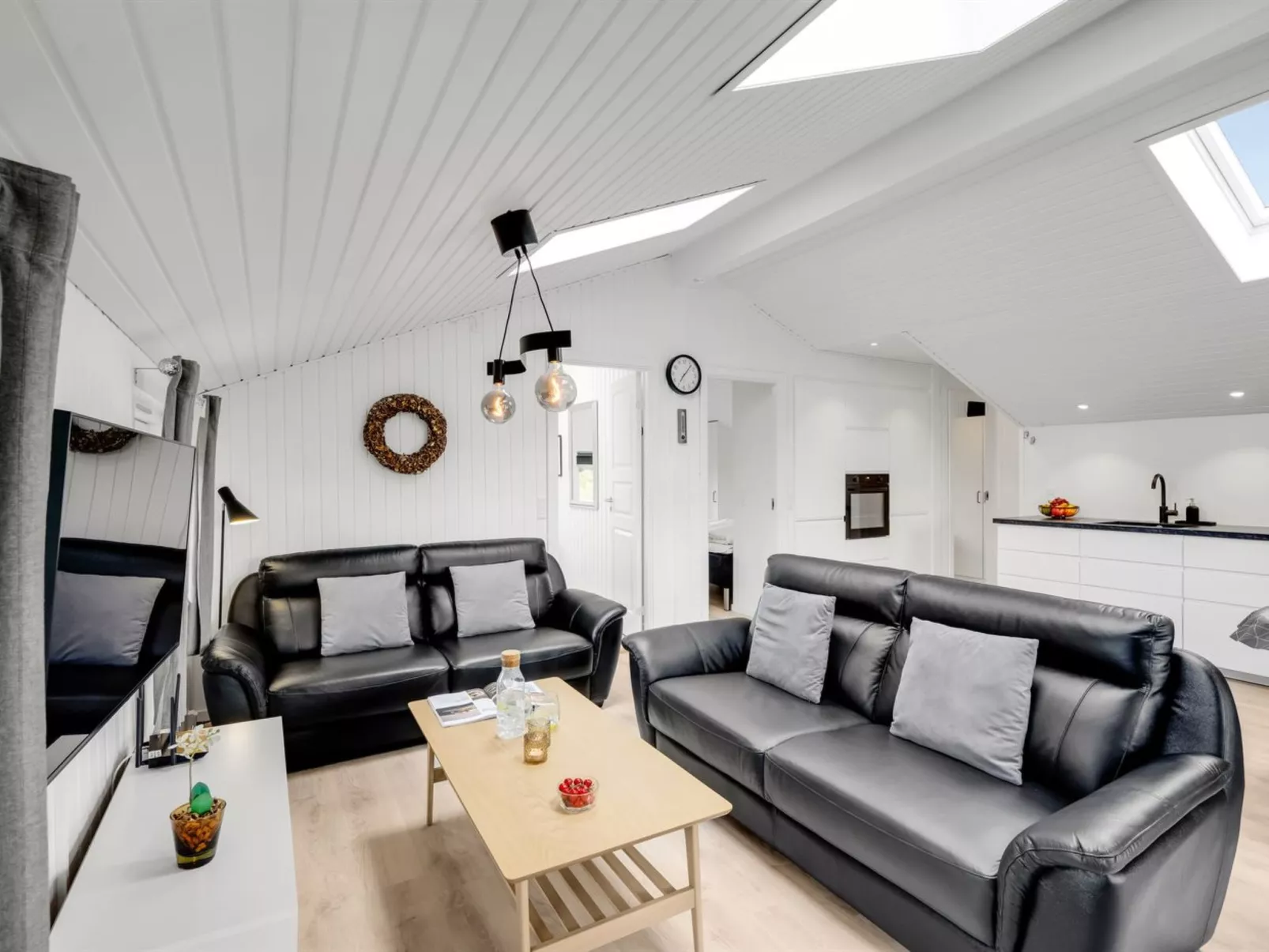 "Kari" - 900m from the sea-Dedans