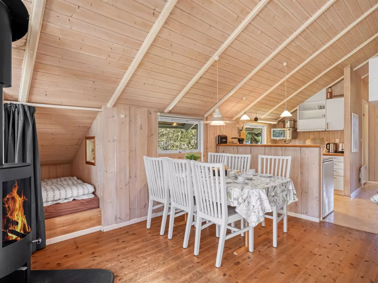 "Snefrid" - 12km from the sea-Inside