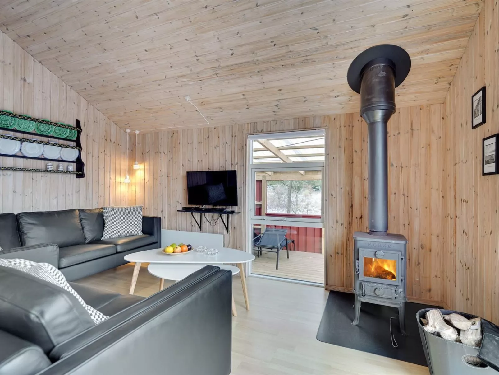 "Halla" - 200m to the fjord-Dedans