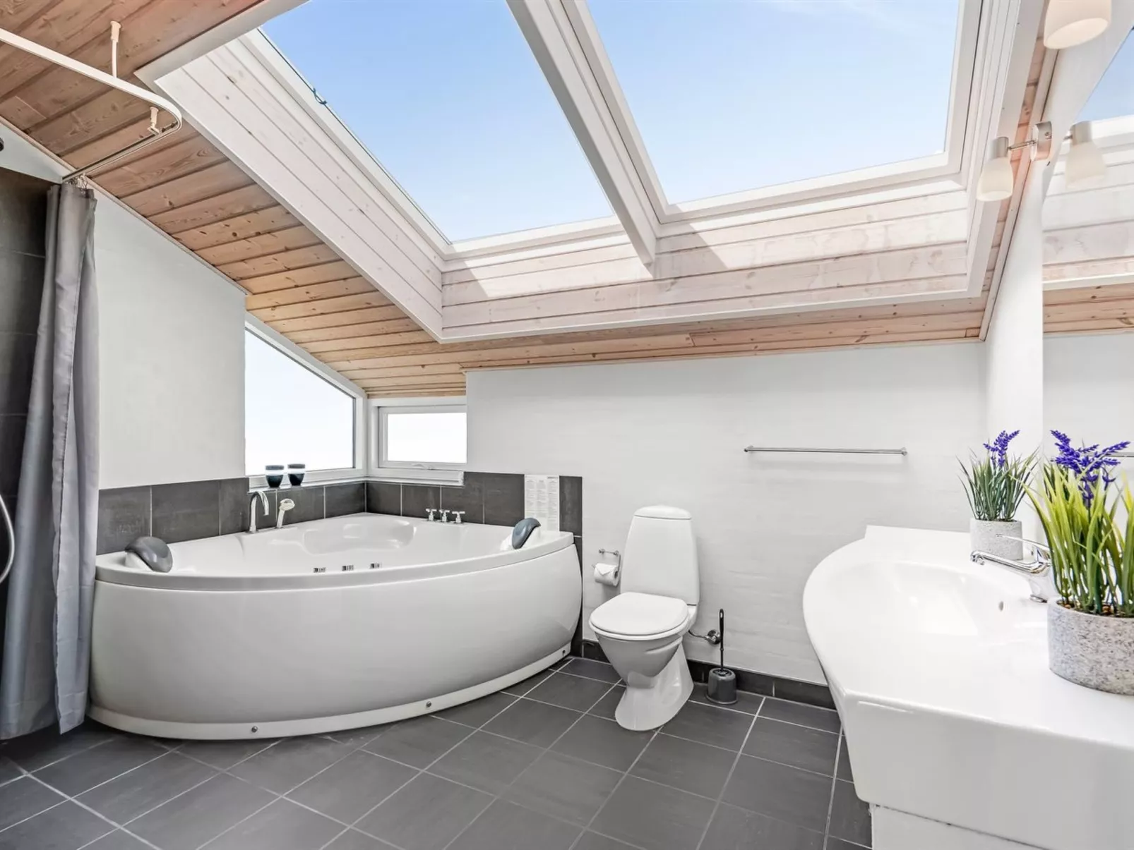 "Hornbogi" - 300m from the sea-Drinnen