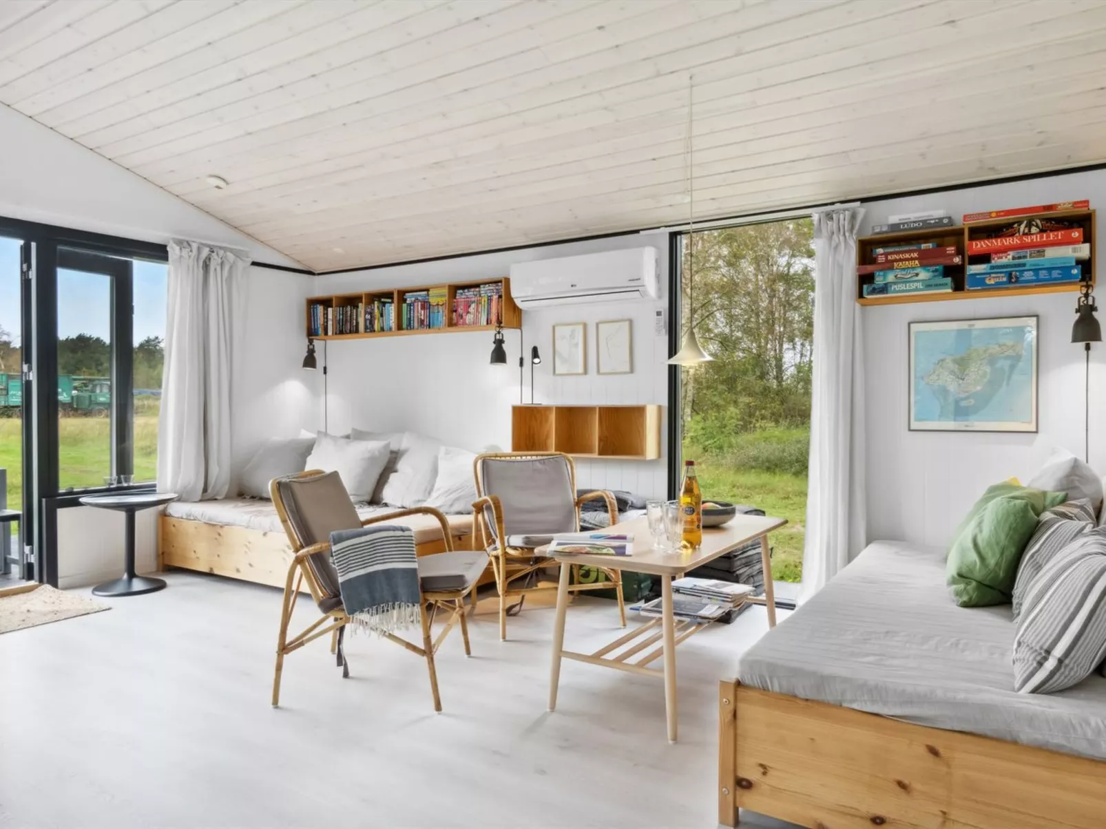 "Shayene" - 2.5km from the sea-Dedans