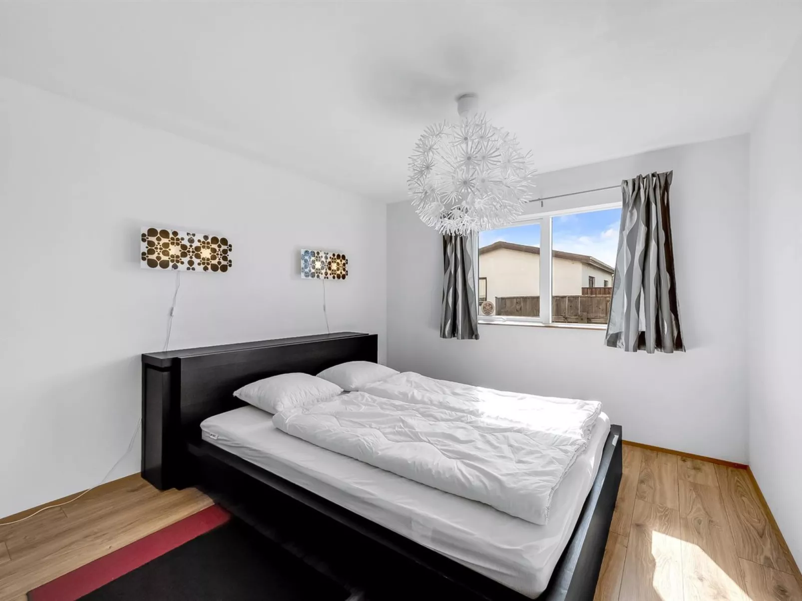 "Heming" - 100m from the sea-Inside