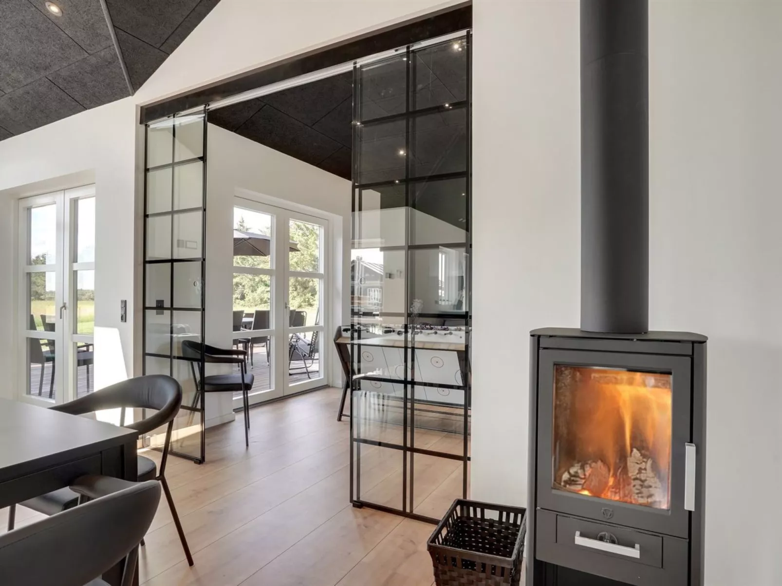 "Moreen" - 1.5km from the sea-Inside