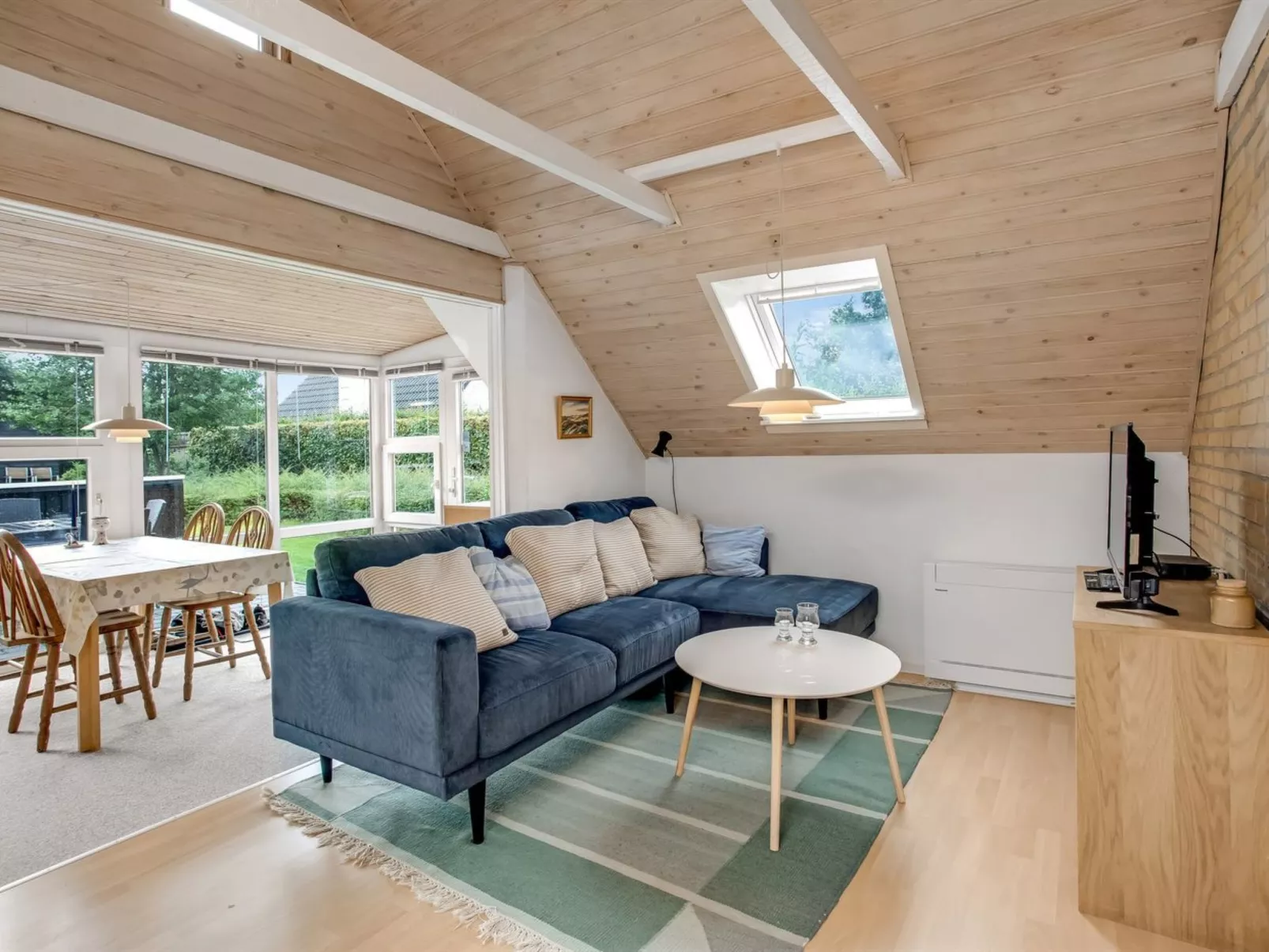 "Siouxsie" - 500m from the sea-Inside