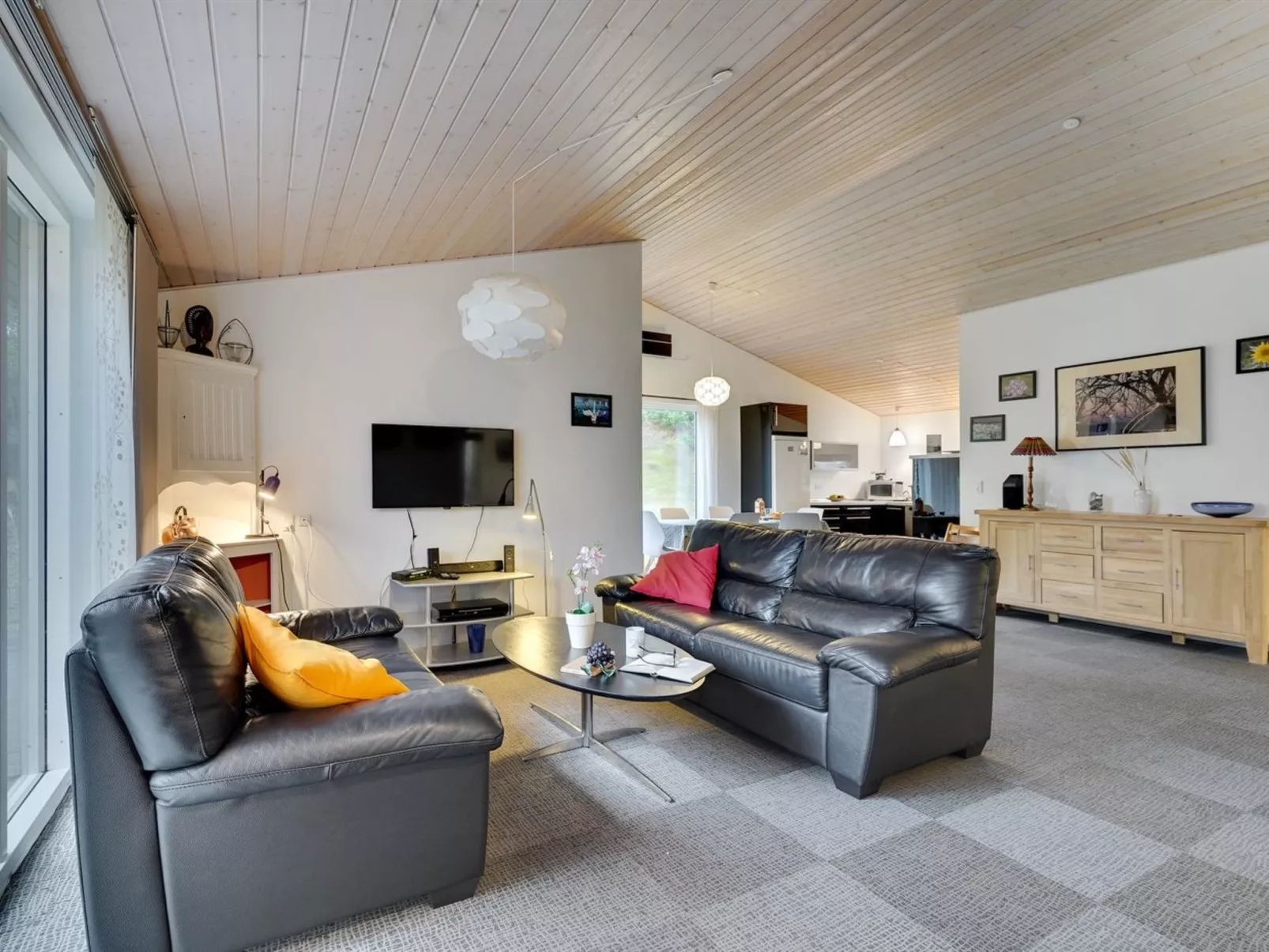 "France" - 1.1km from the sea-Drinnen