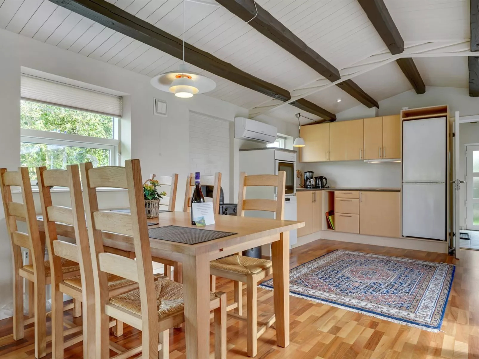 "Gull" - 150m from the sea-Inside