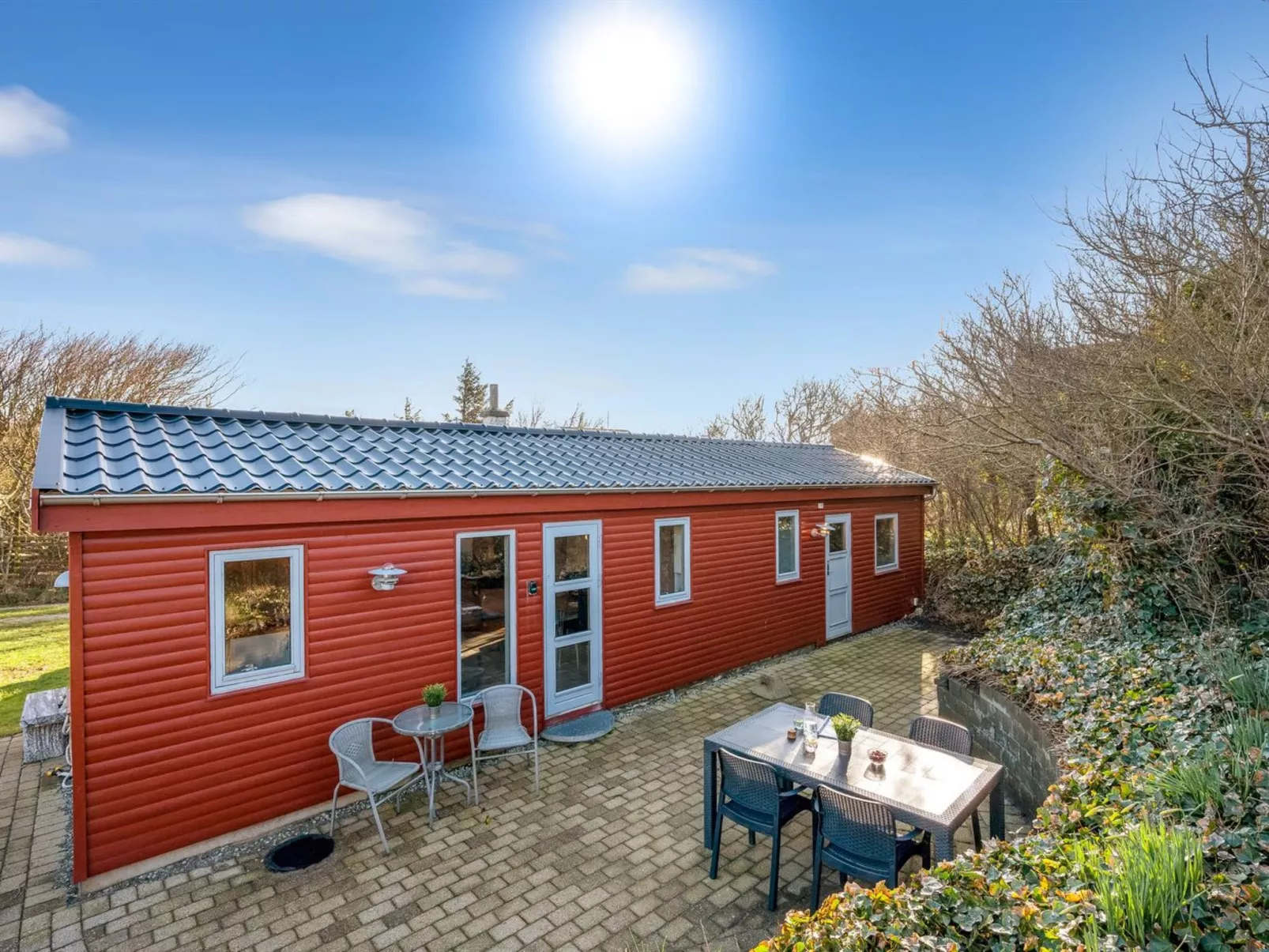 "Alpi" - 250m to the fjord-Outside