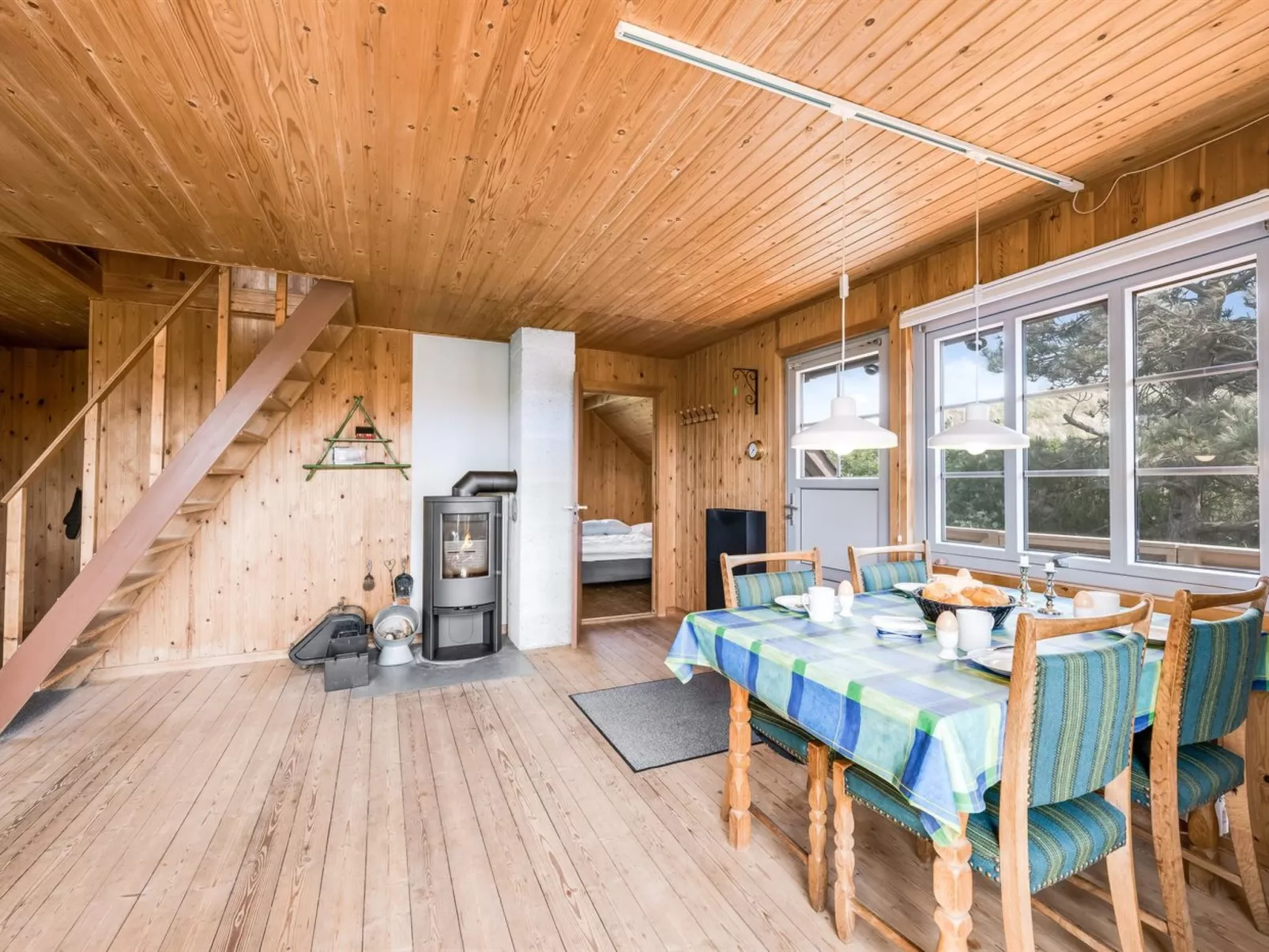 "Dina" - 200m to the fjord-Inside