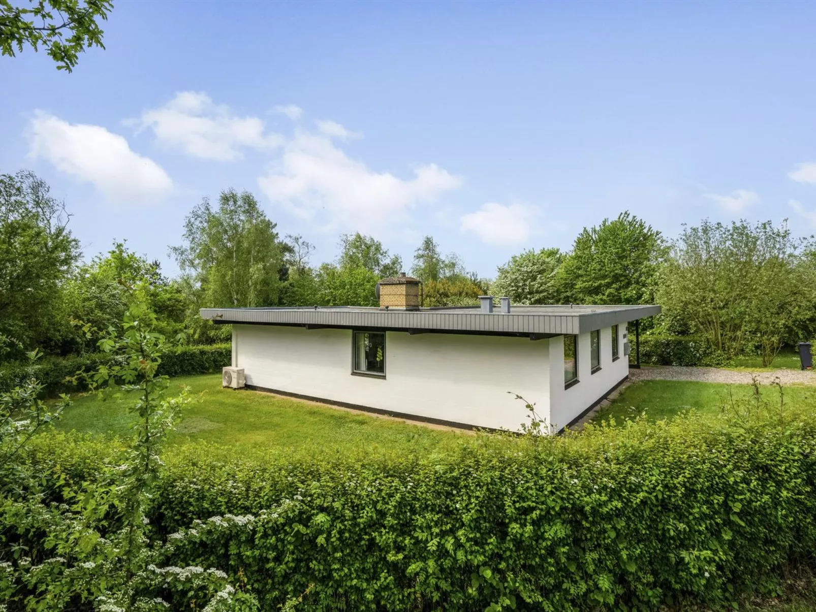 "Yak" - 350m from the sea-Draußen