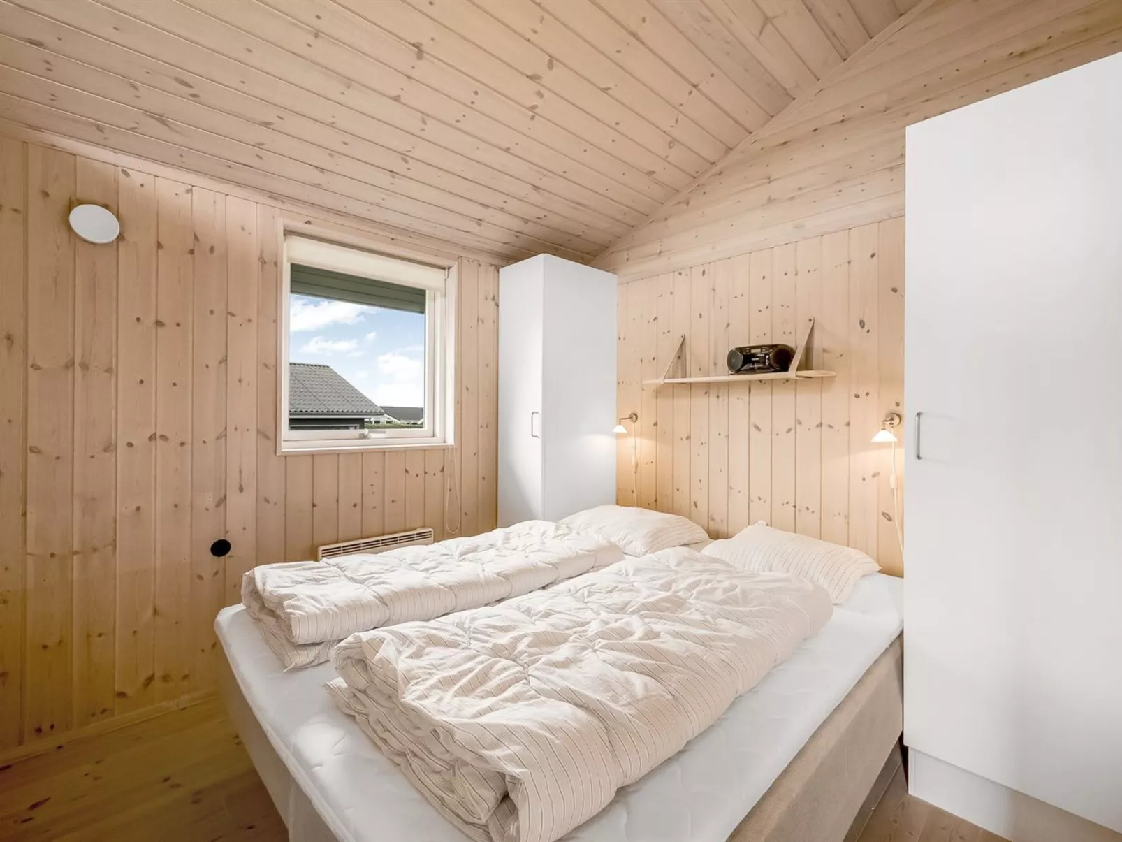 "Lucio" - 350m to the fjord-Inside