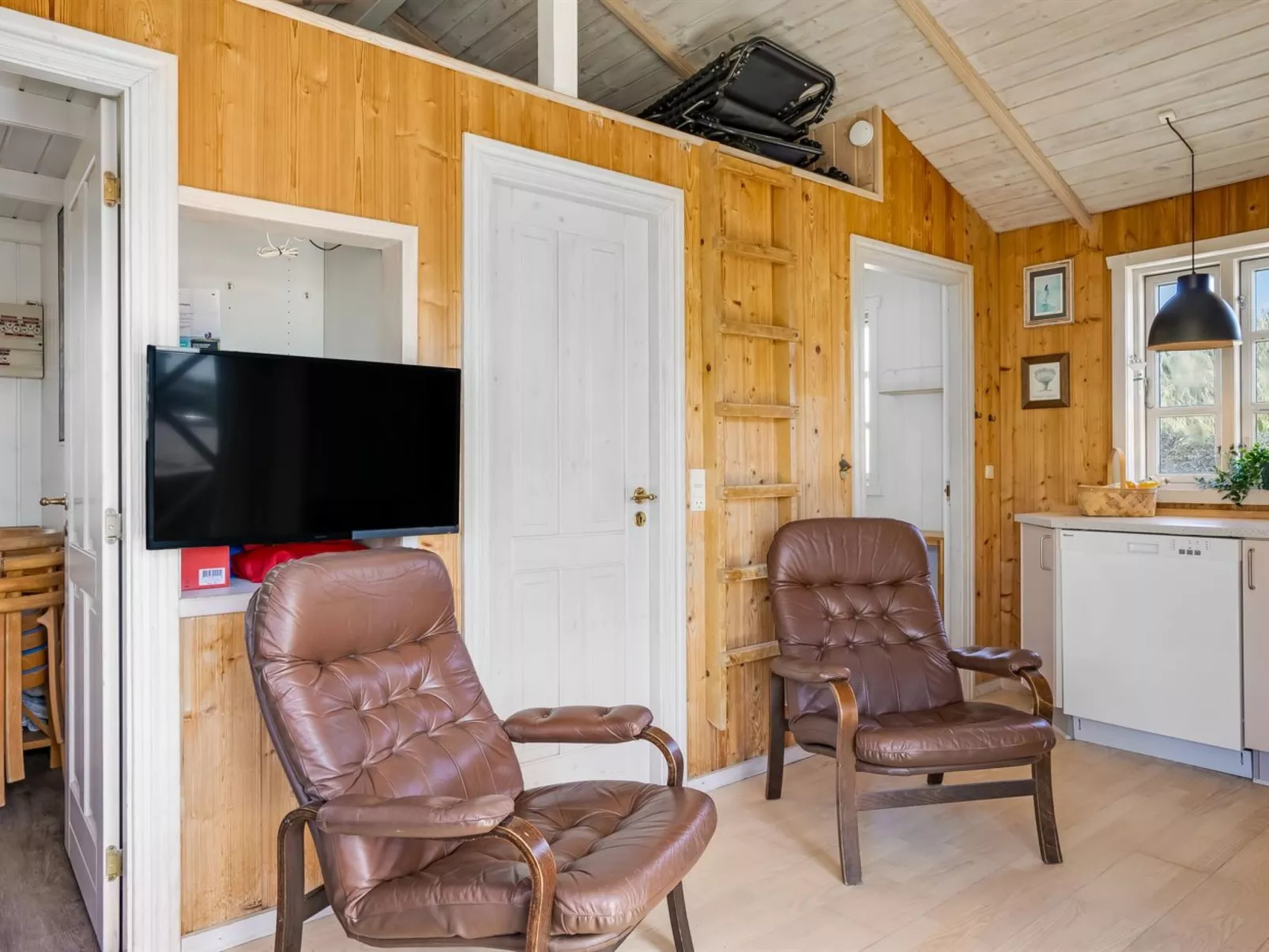 "Guthfrith" - 100m from the sea-Dedans