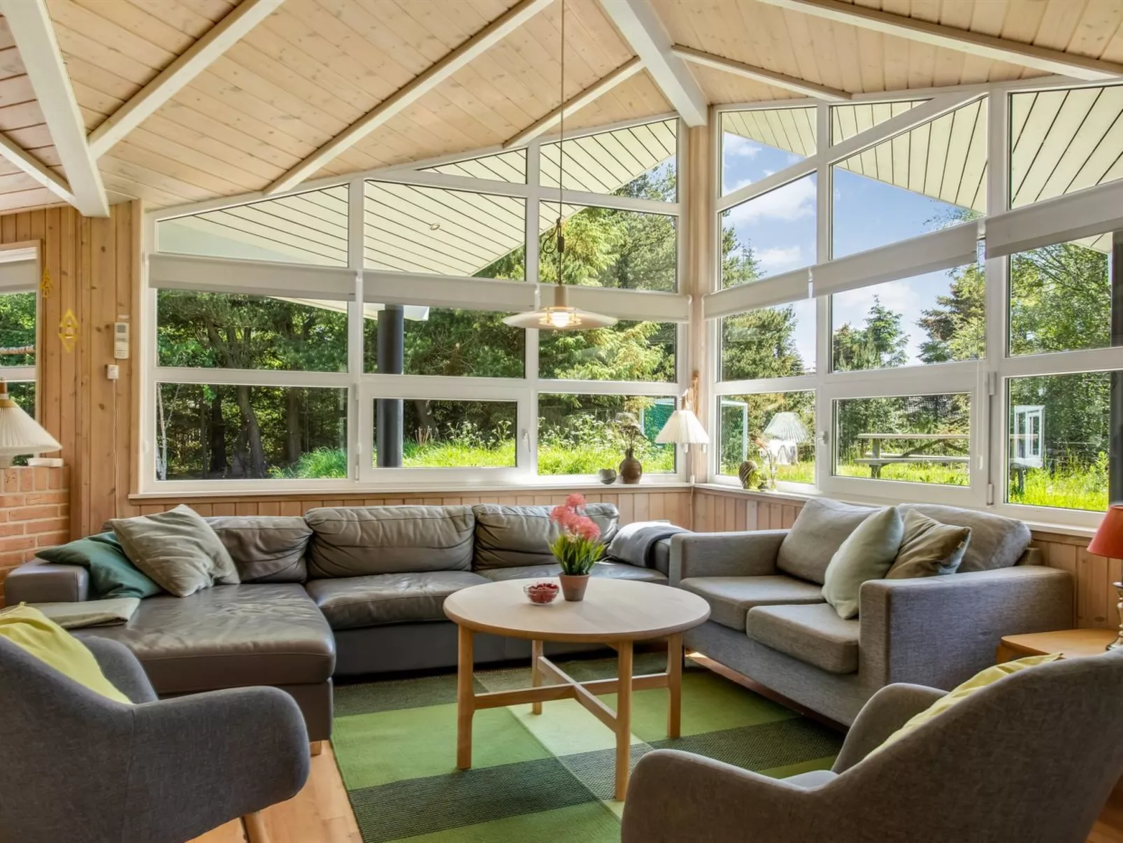 "Winder" - 1.3km from the sea-Inside