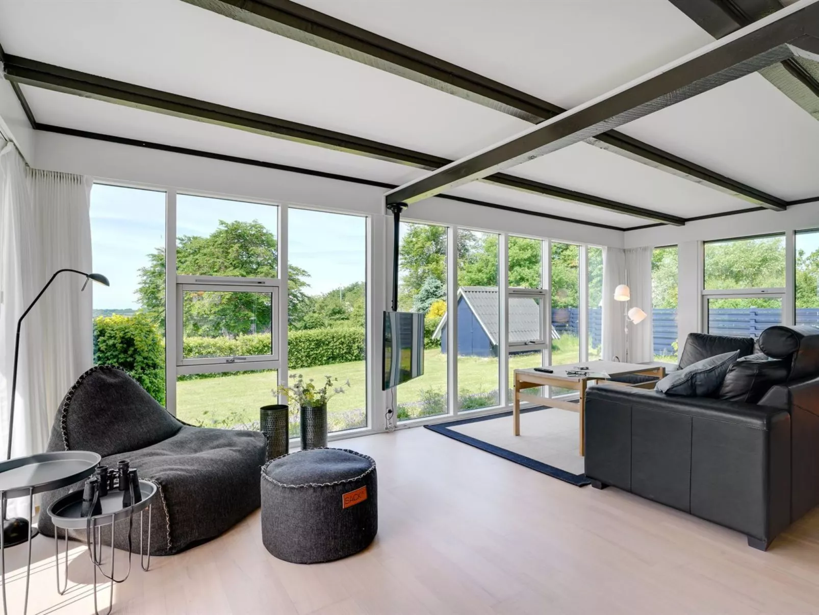 "Edvia" - 700m to the fjord-Inside