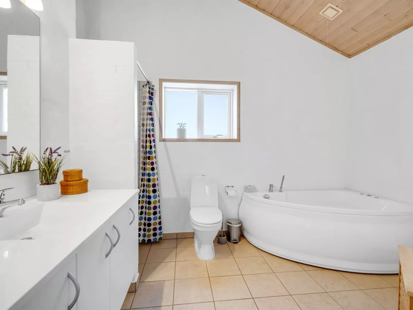 "Oskarvine" - 900m from the sea-Inside