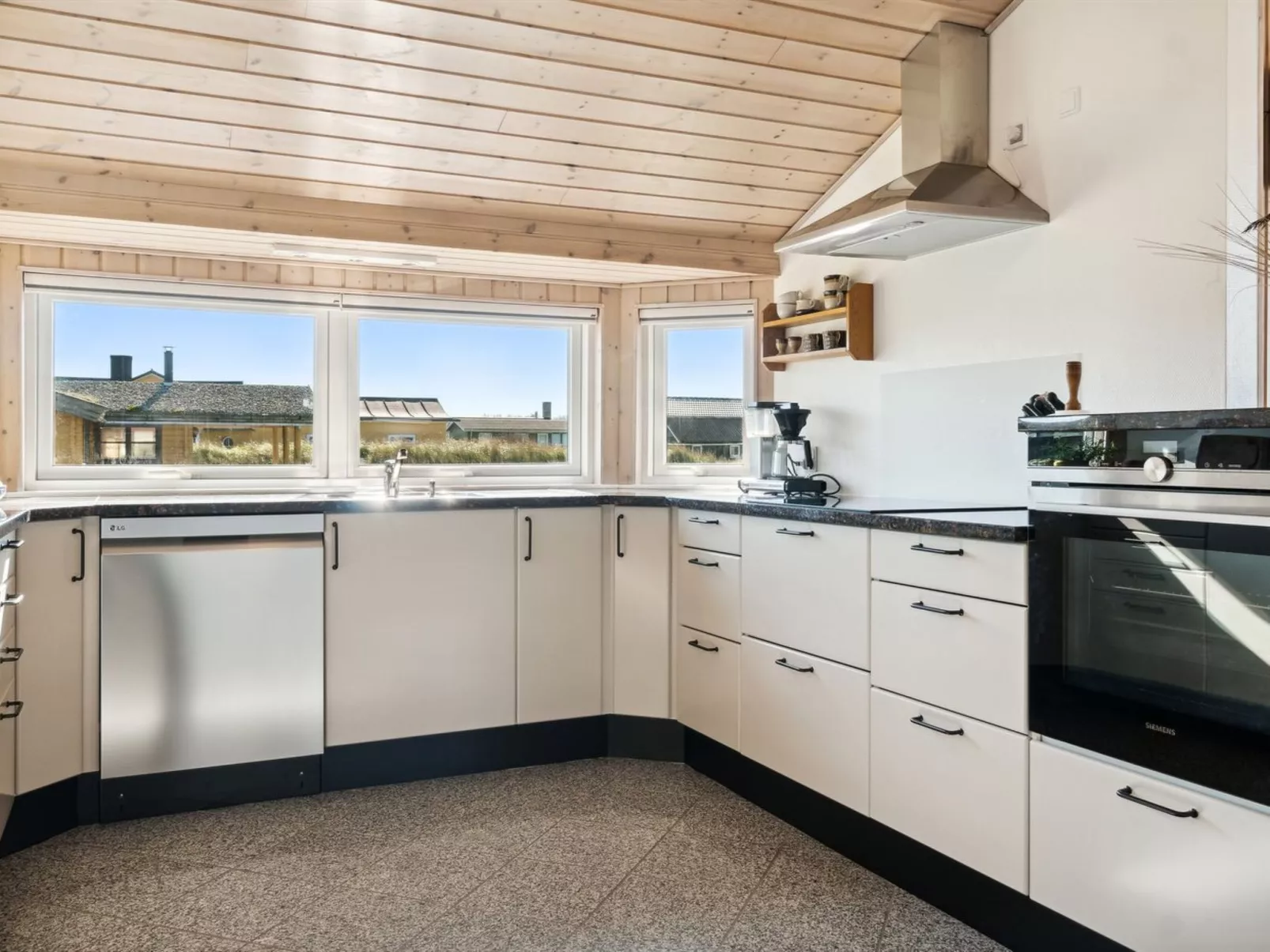 "Marissa" - 200m from the sea-Inside