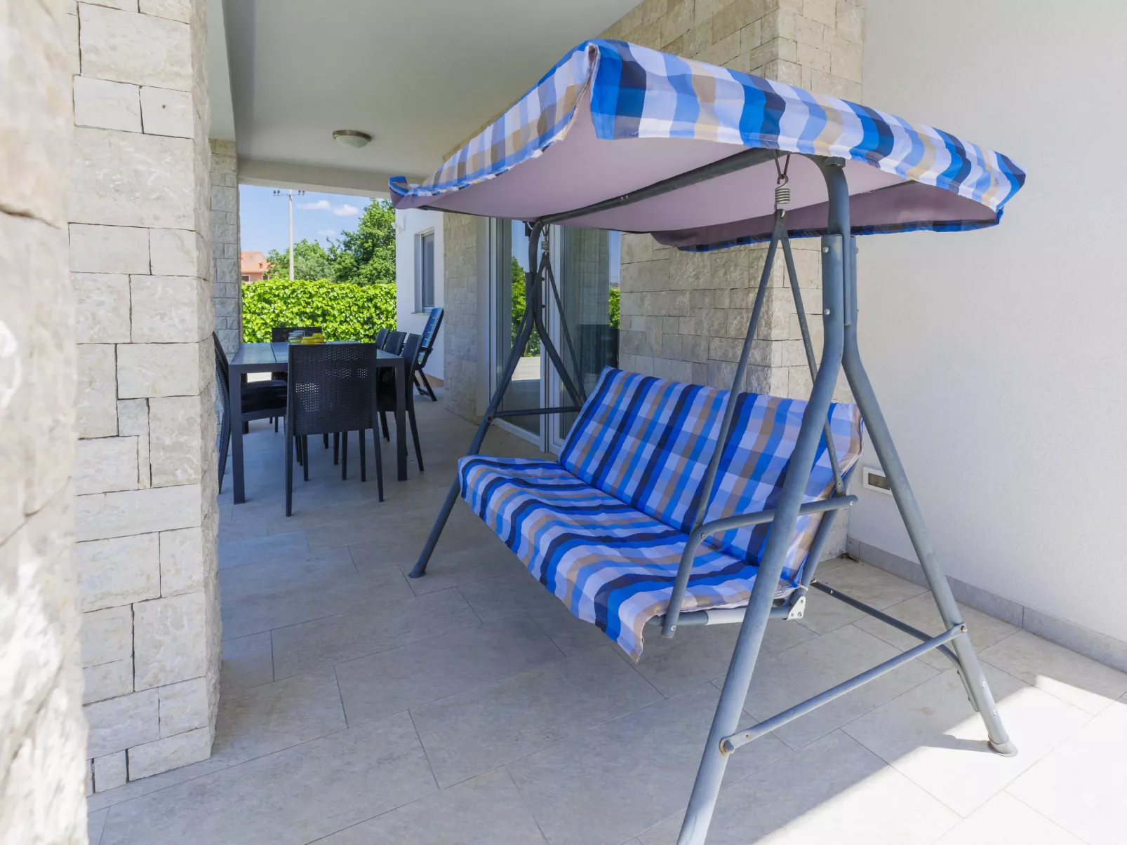 Villa Zirdum-Outside