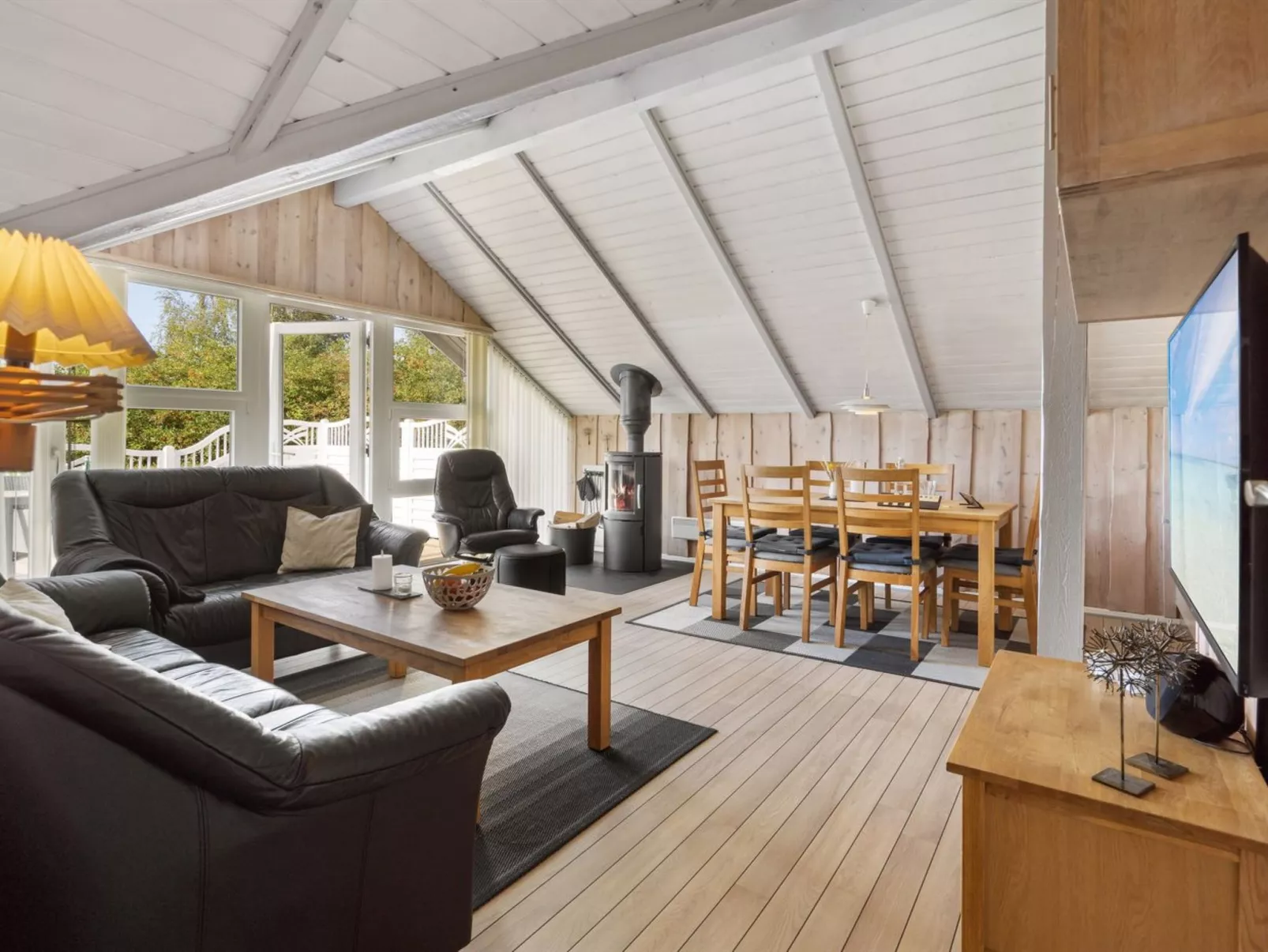 "Ines" - 25km from the sea-Inside