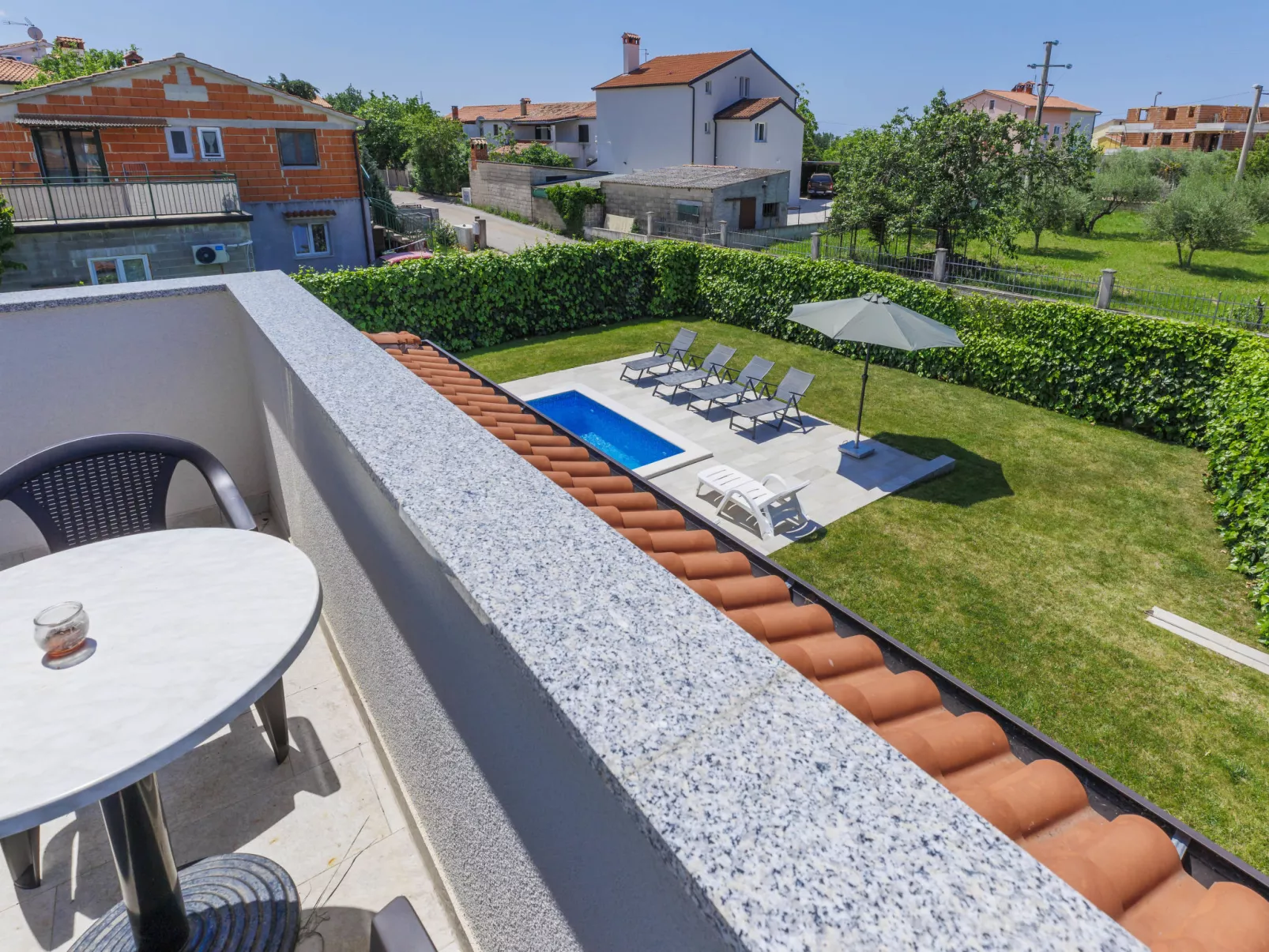 Villa Zirdum-Outside