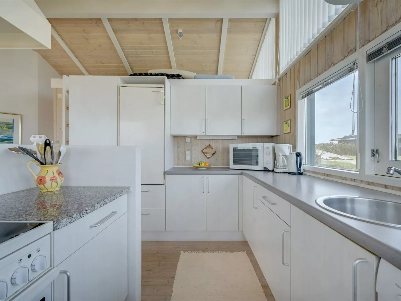 "Rajna" - 95m to the fjord-Inside