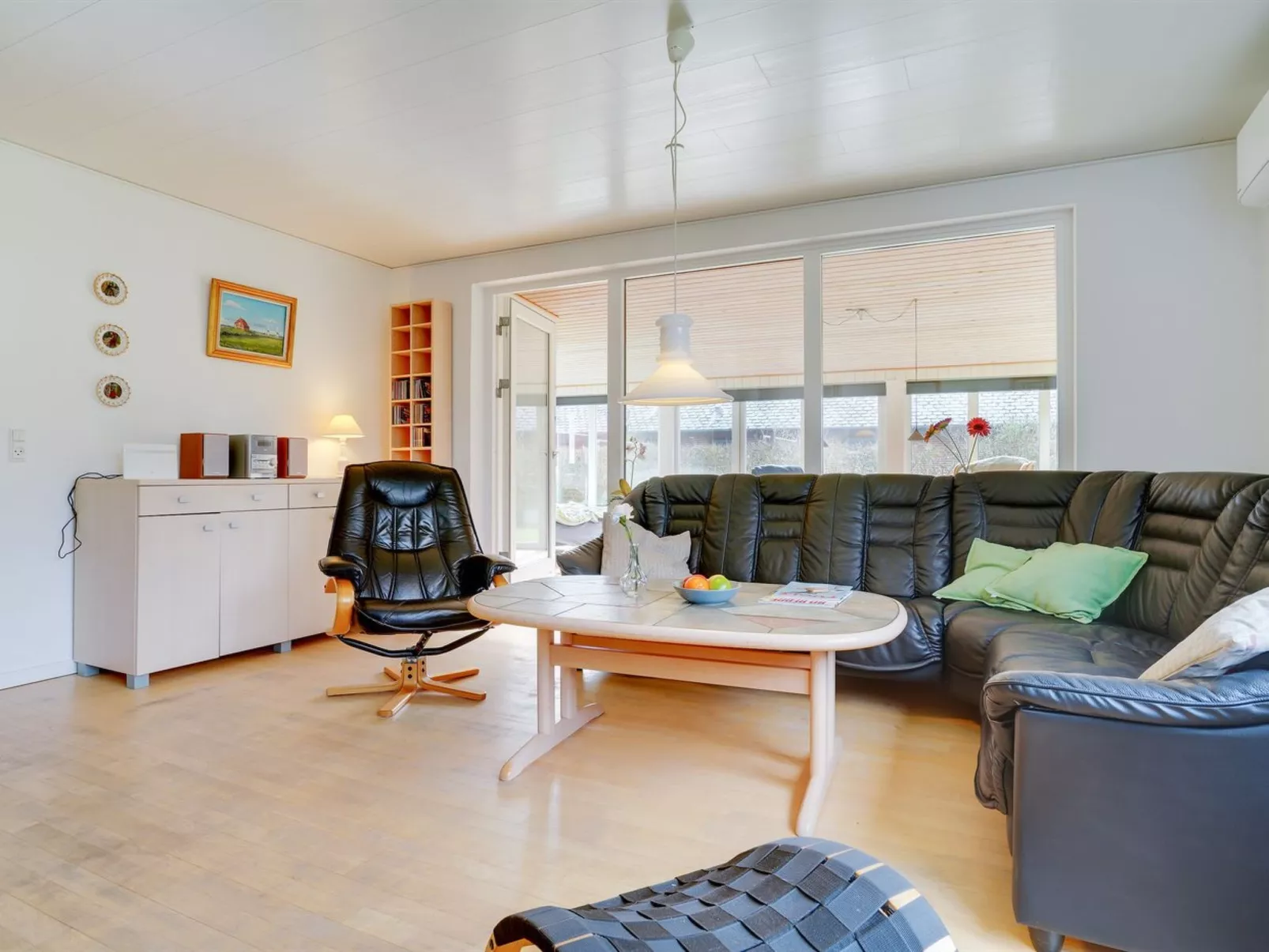 "Philip" - 2km from the sea-Inside