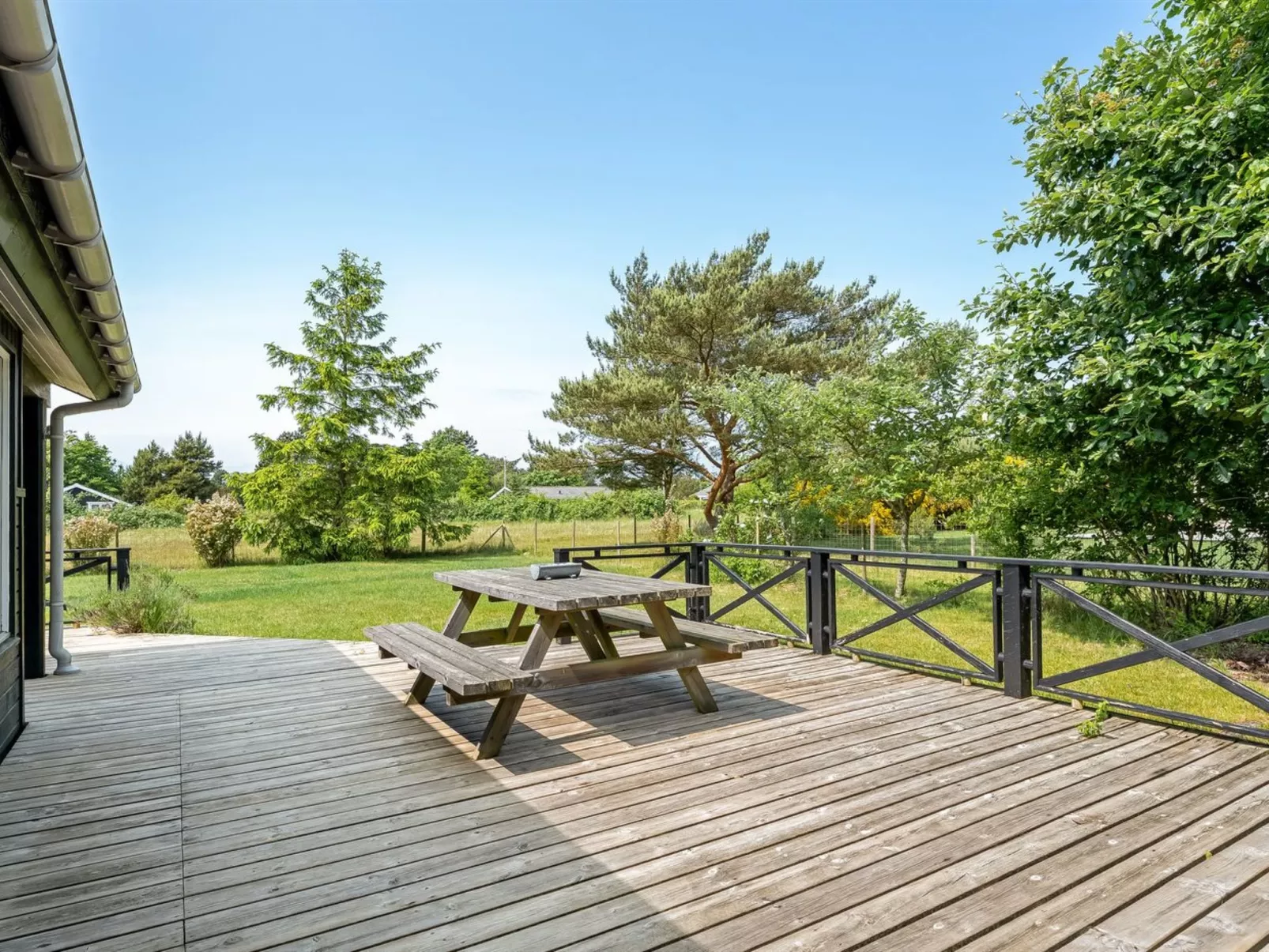 "Allie" - 150m from the sea-Outside