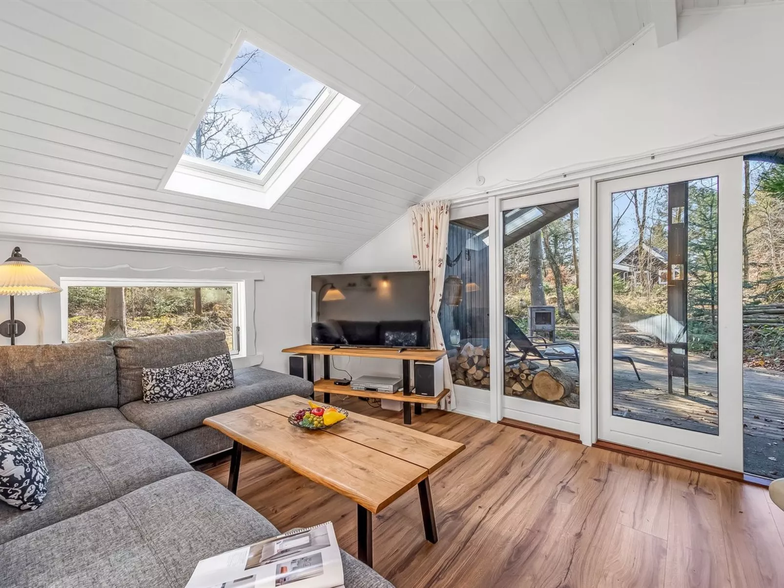 "Caya" - 450m to the fjord-Drinnen