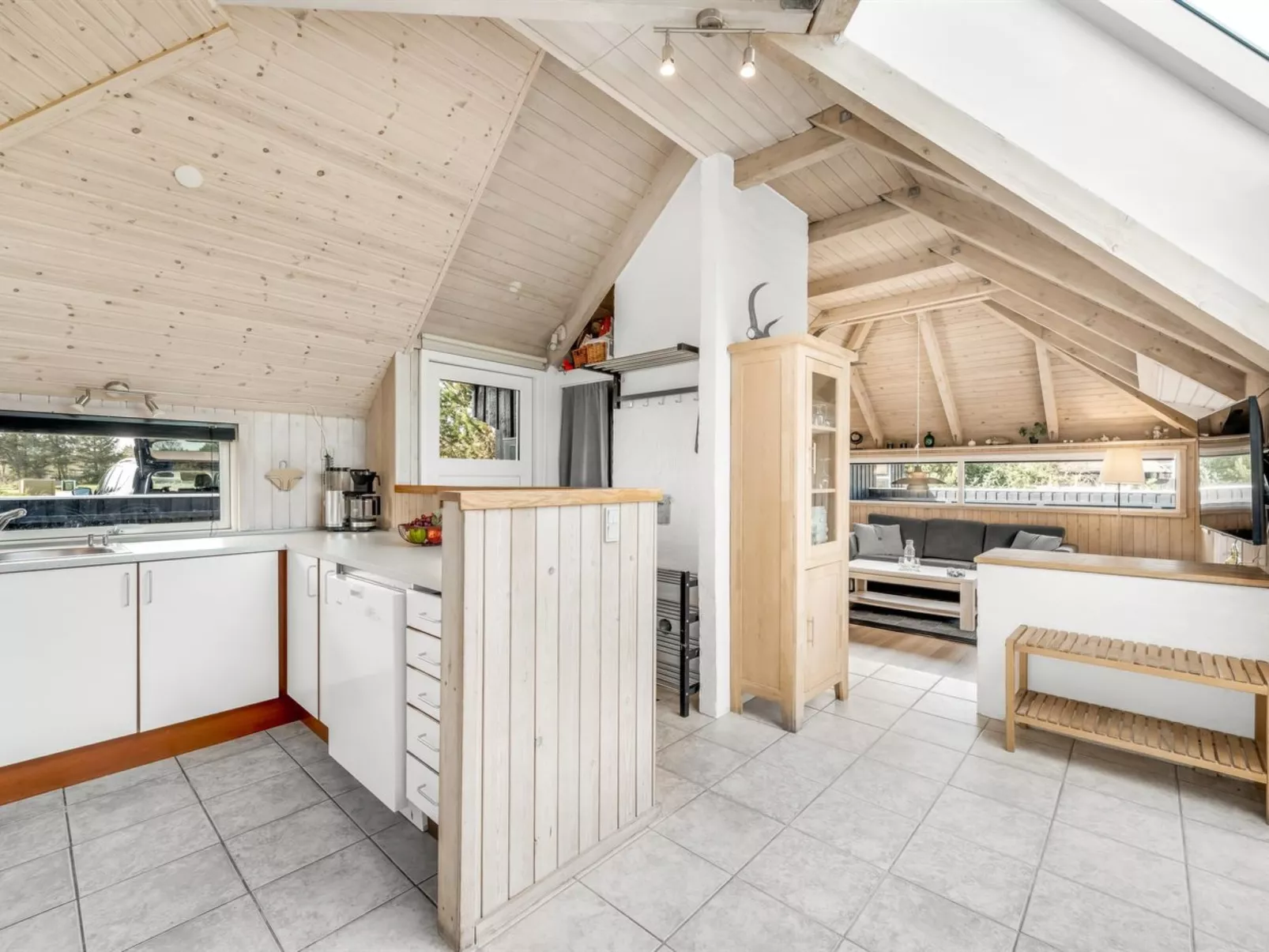 "Hothbrod" - 1.2km from the sea-Inside