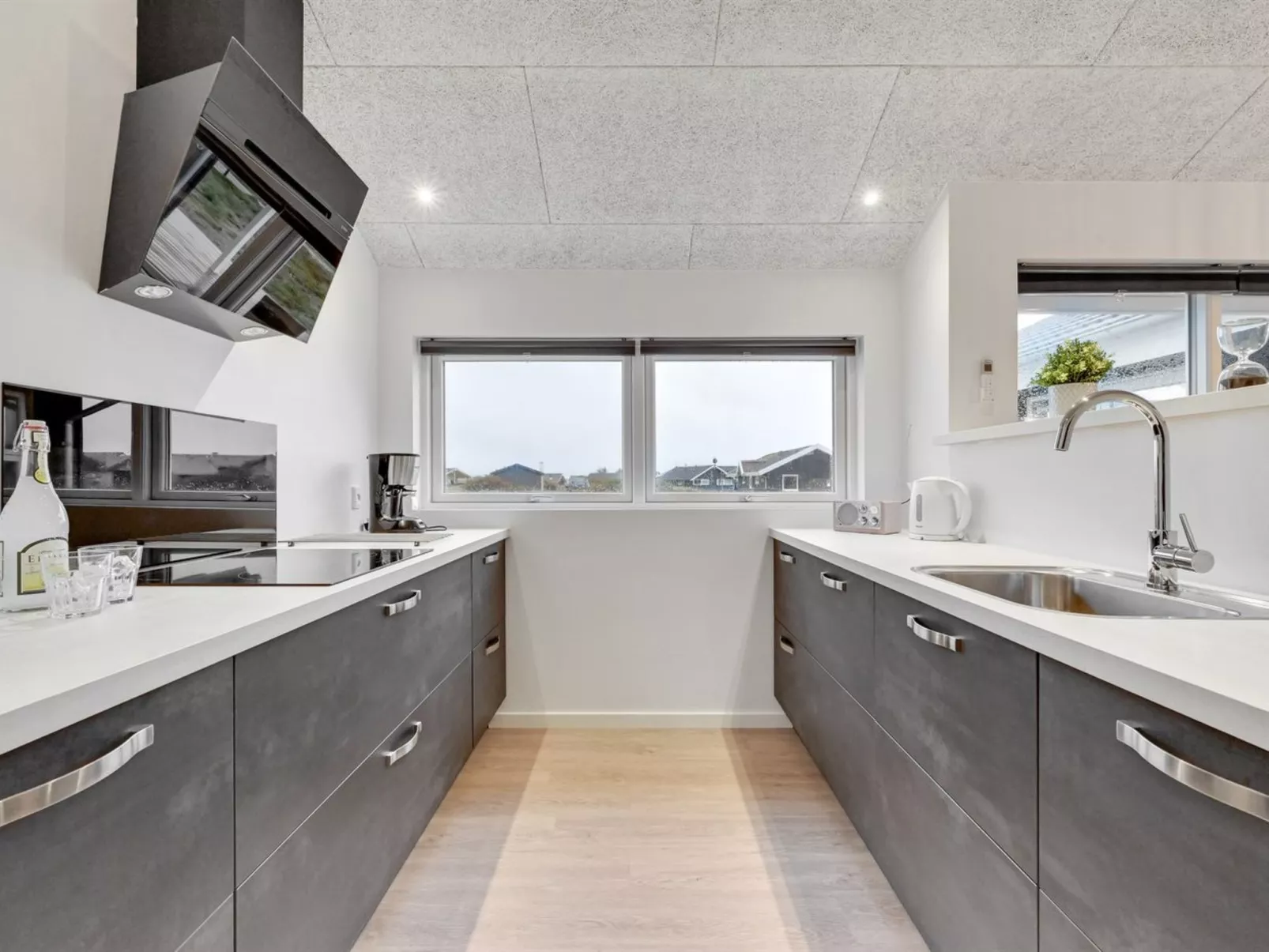 "Tola" - 450m from the sea-Drinnen