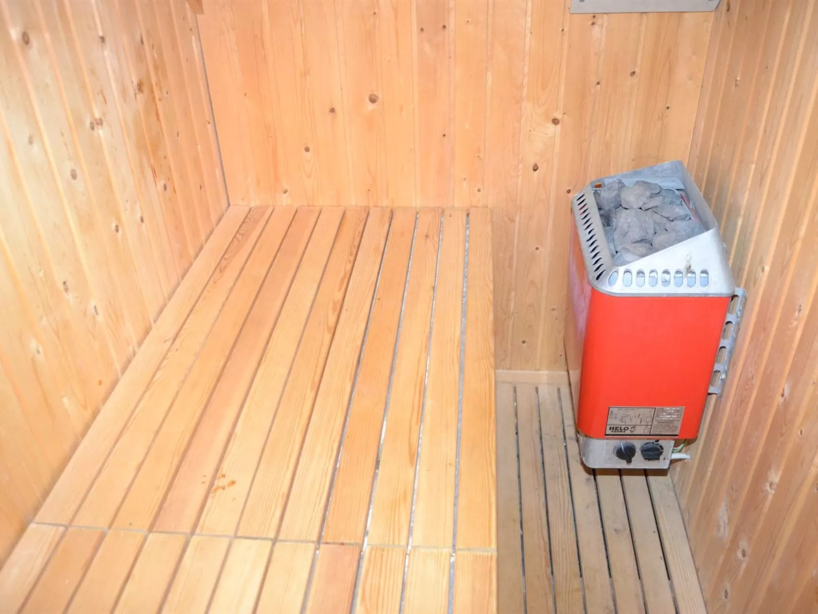 "Wale" - 3.3km from the sea-Drinnen