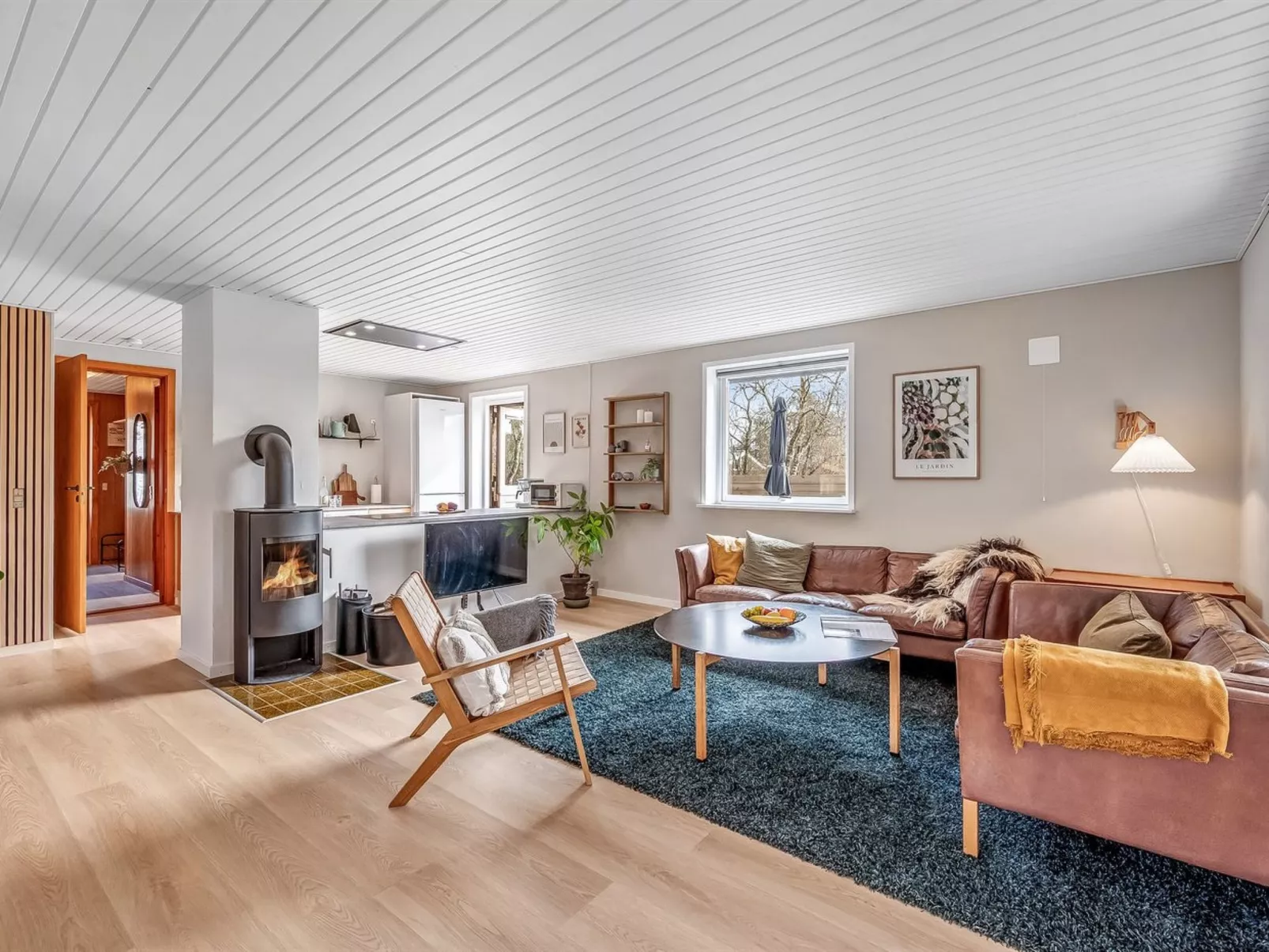 "Gundis" - 500m to the fjord-Inside