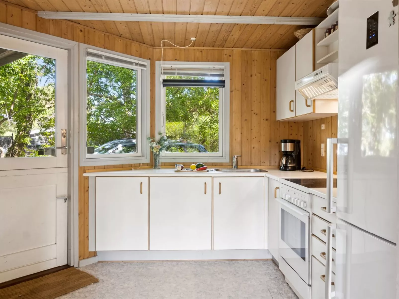 "Kerrin" - 300m from the sea-Inside