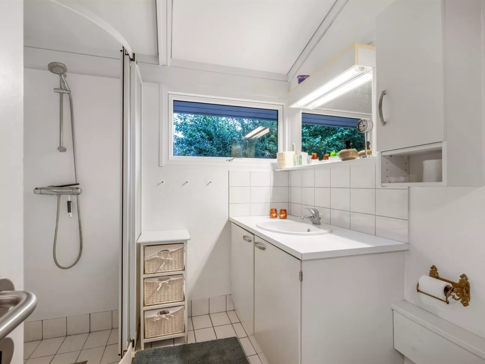 "Emmanuela" - 700m to the fjord-Drinnen