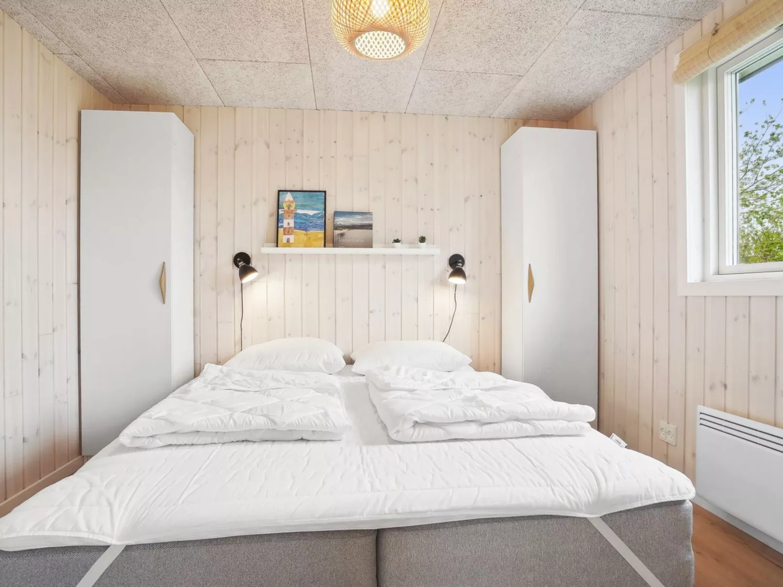 "Hasten" - 600m from the sea-Inside