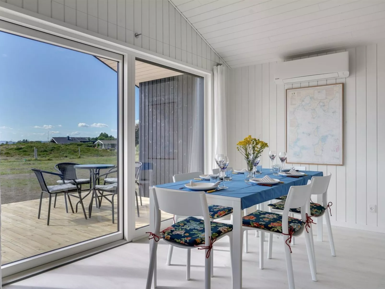 "Rickmer" - 200m from the sea-Inside