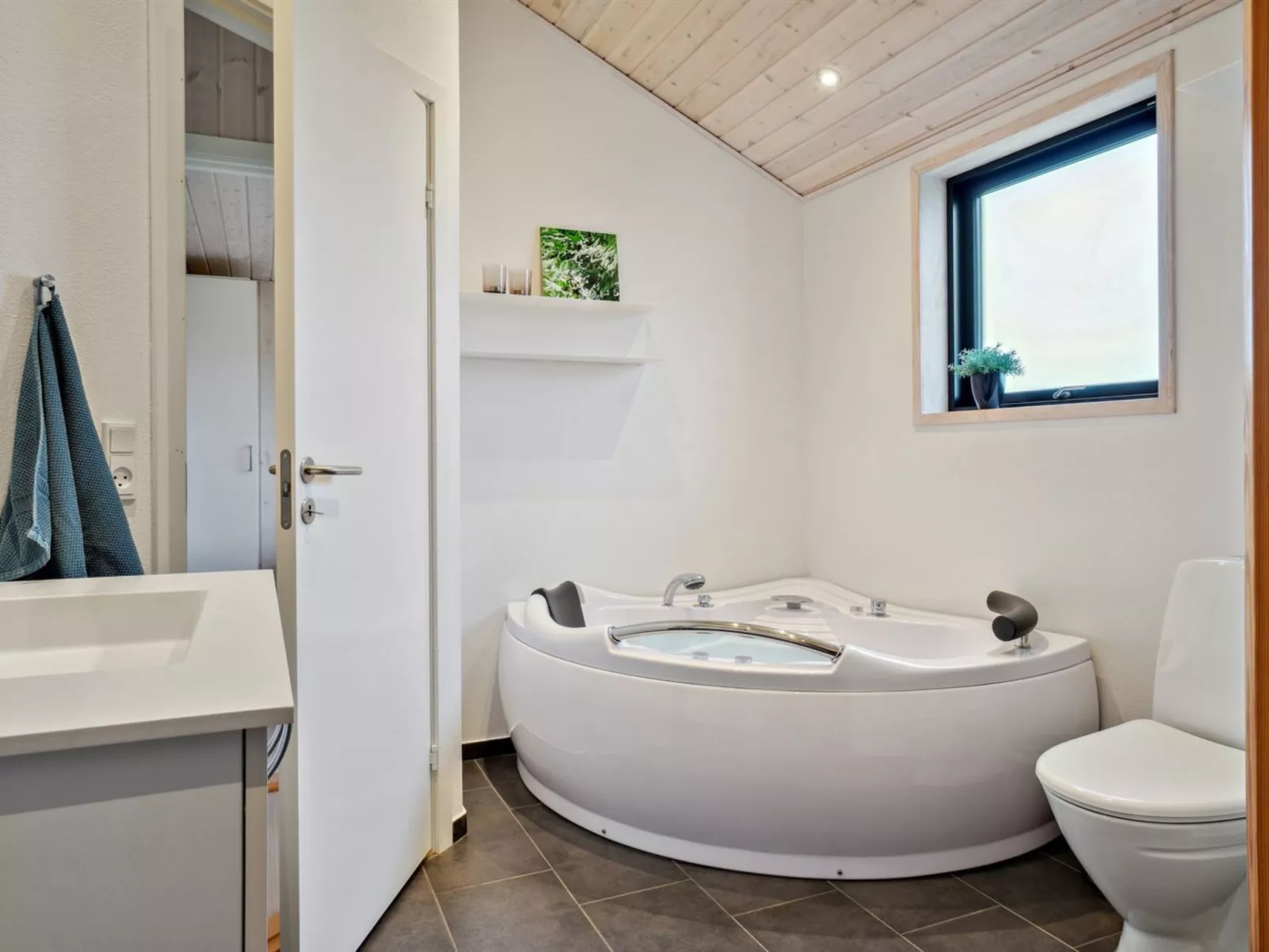 "Dyke" - 1.5km from the sea-Inside