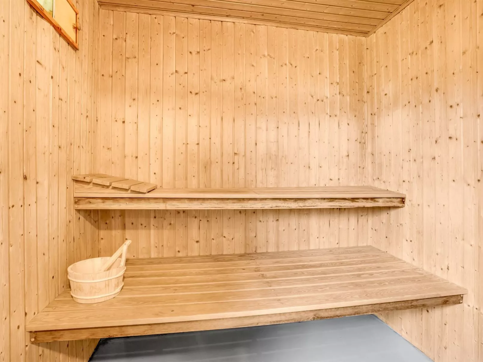 "Sverker" - 300m from the sea-Drinnen