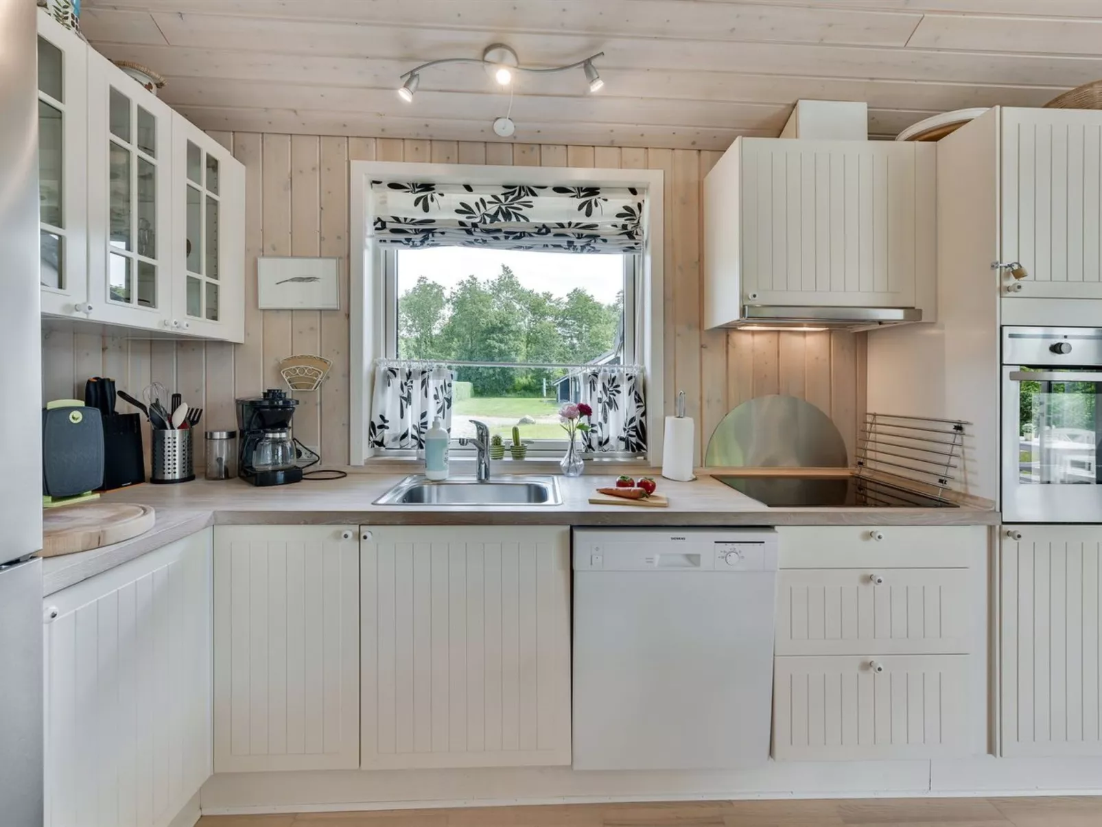 "Estrid" - 30km from the sea-Drinnen