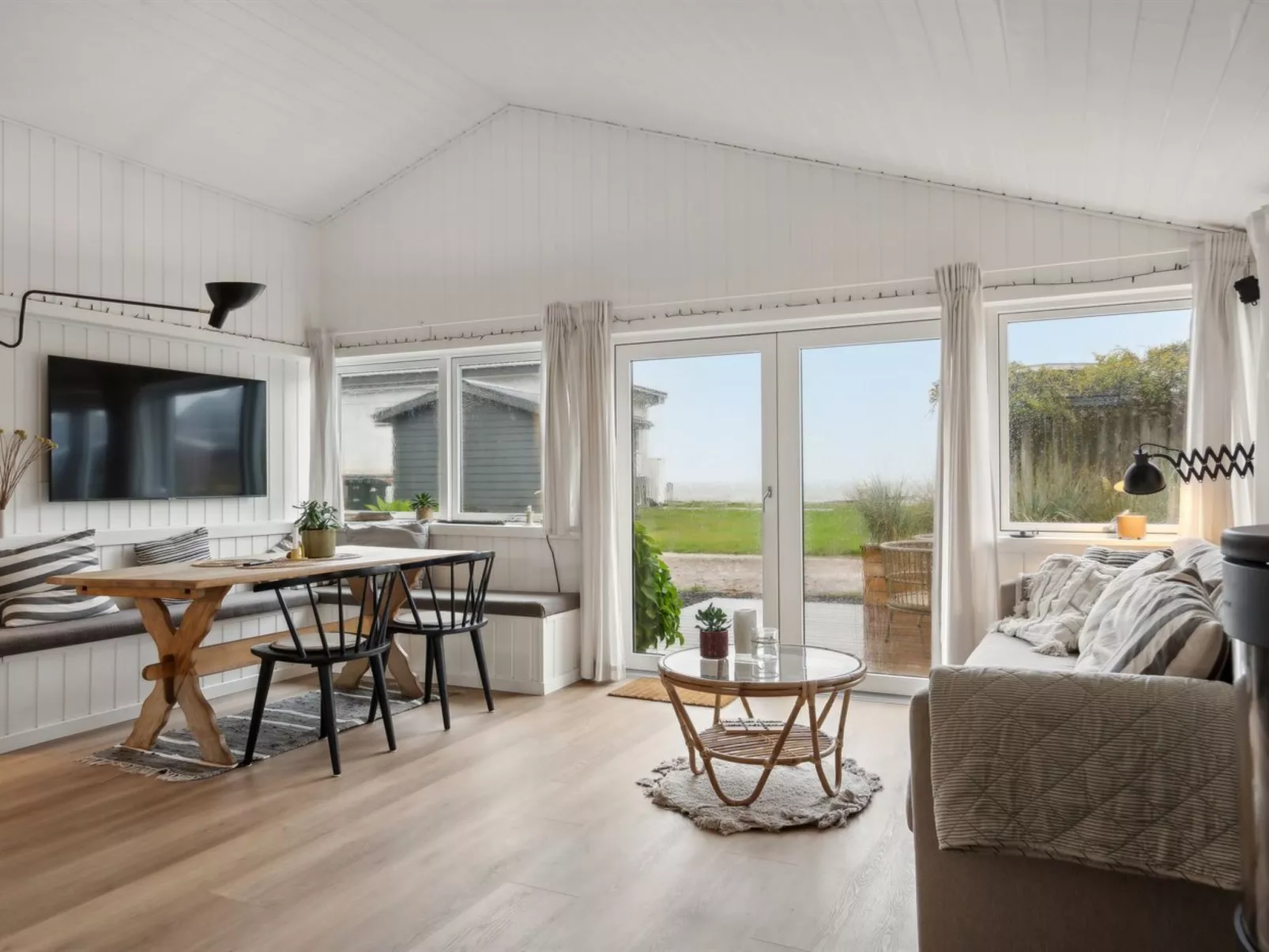 "Pedersen" - 50m from the sea-Inside