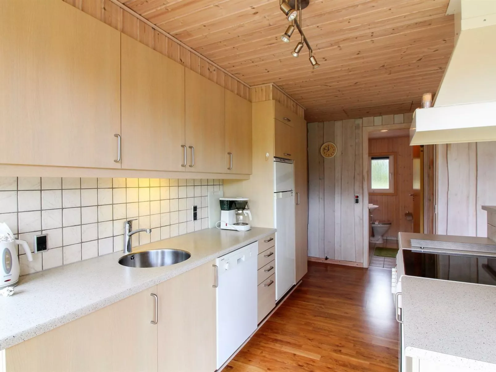 "Juste" - 2.2km from the sea-Dedans