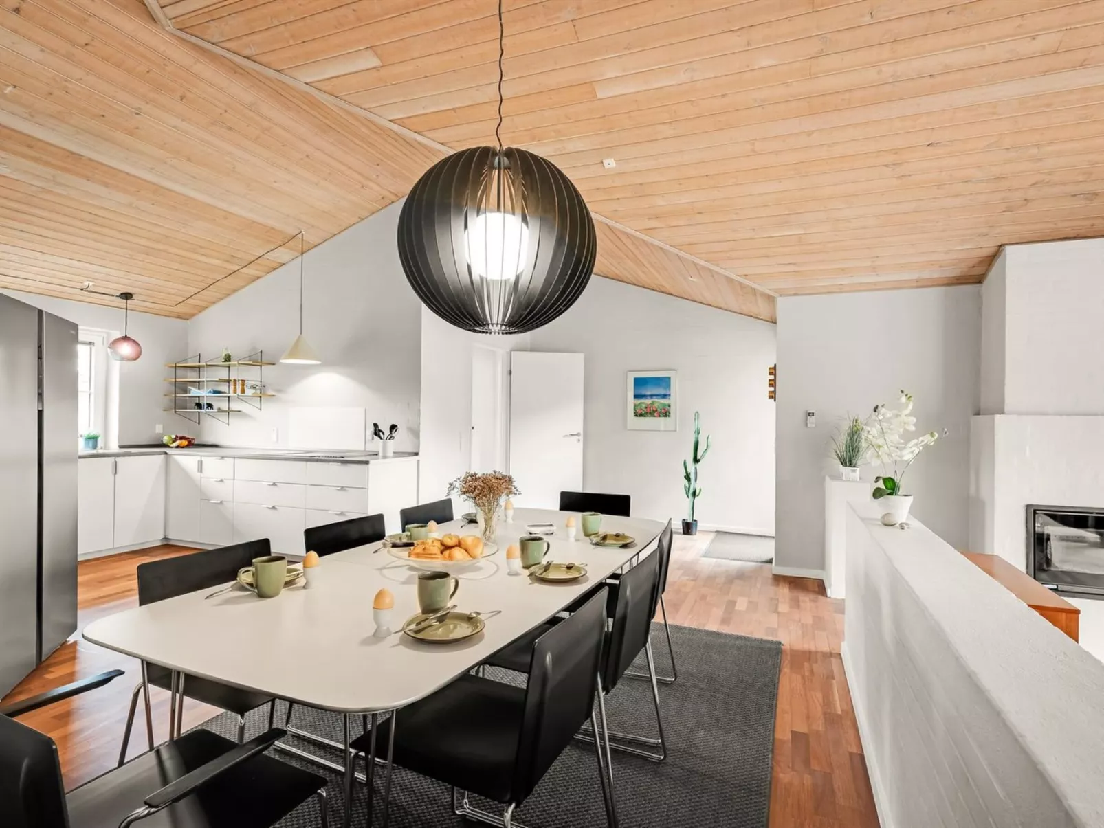 "Ingmund" - 2km from the sea-Inside