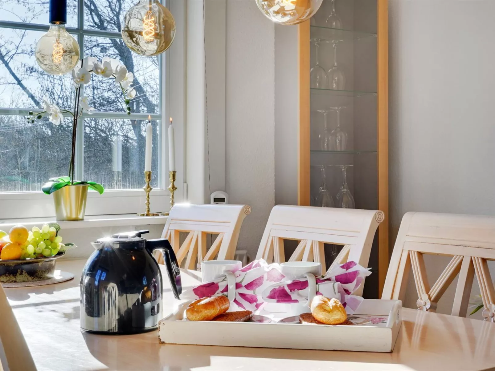 "Harrieth" - 16km from the sea-Drinnen