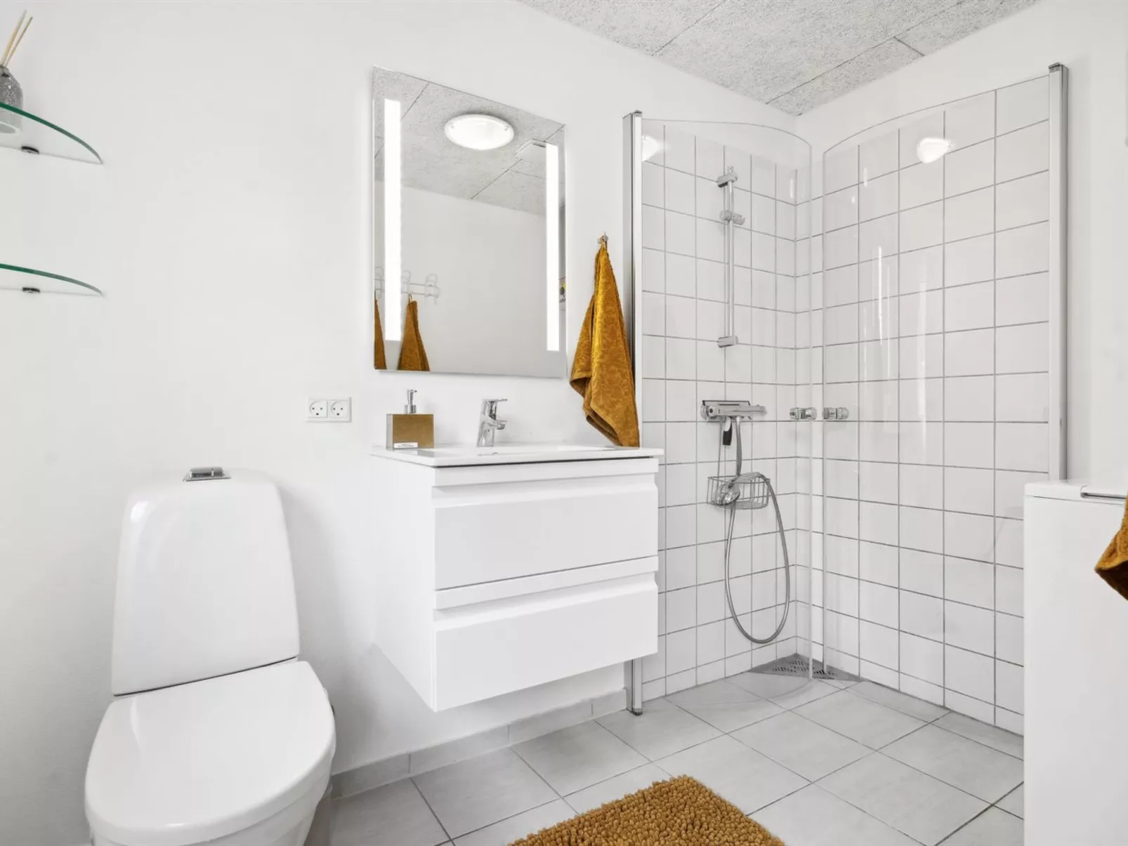 "Swana" - 550m from the sea-Inside