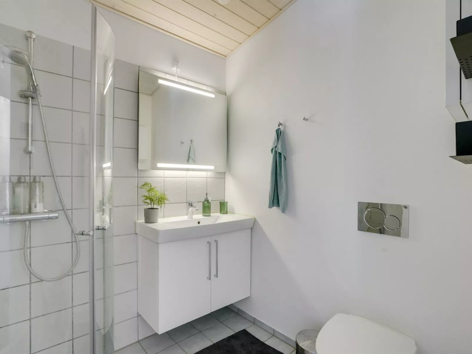 "Self" - 400m to the fjord-Inside