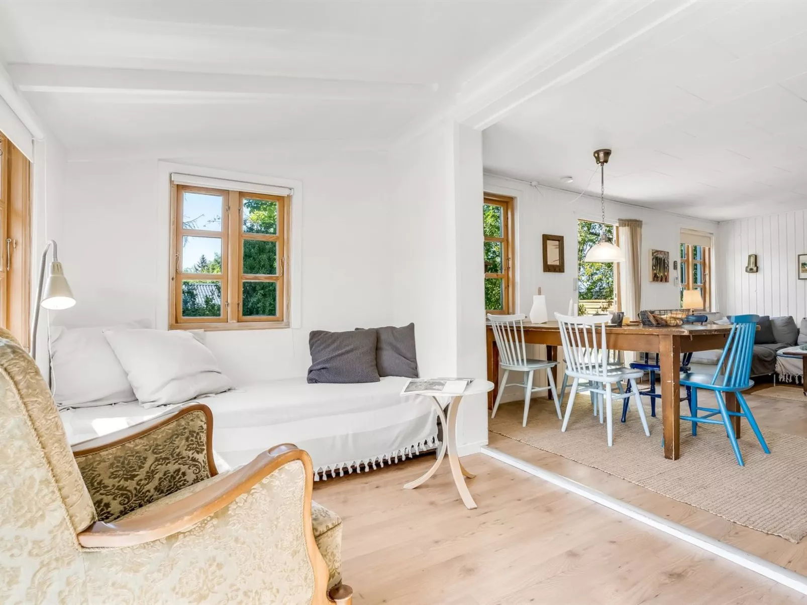 "Carly" - 100m from the sea-Drinnen