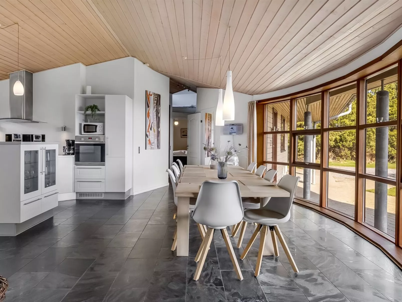 "Amundi" - 3.8km from the sea-Inside