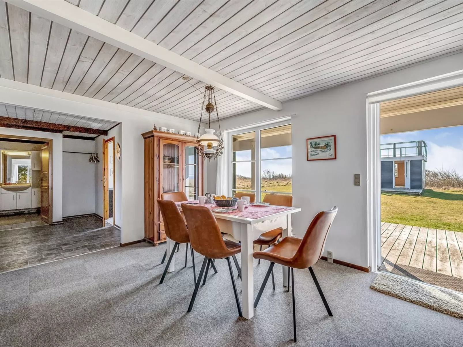 "Bjart" - 50m to the fjord-Dedans